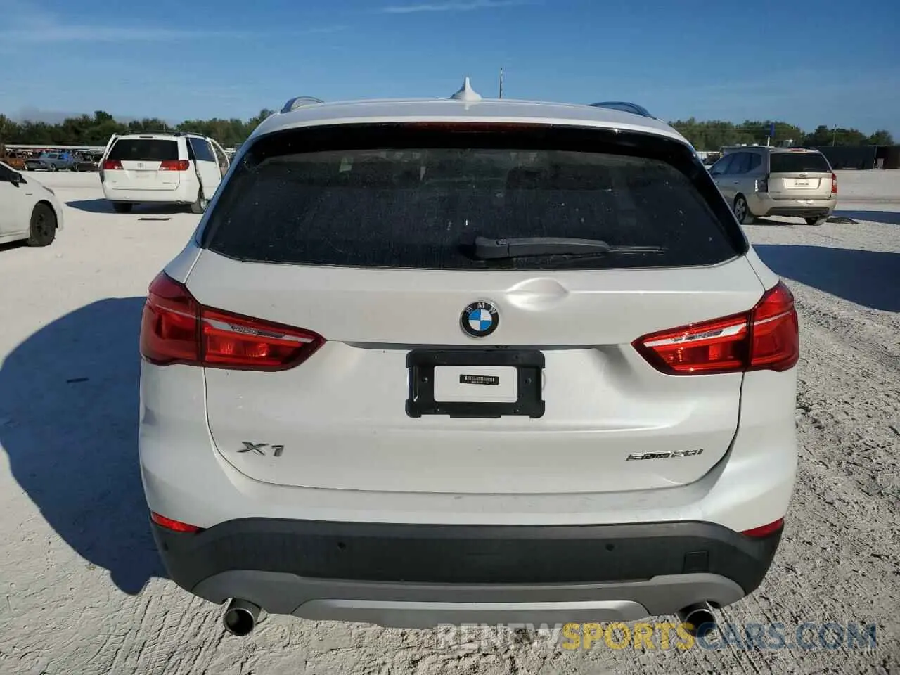 6 fotografías del automóvil dañado WBXHU7C57K5L11912 BMW X1 2019