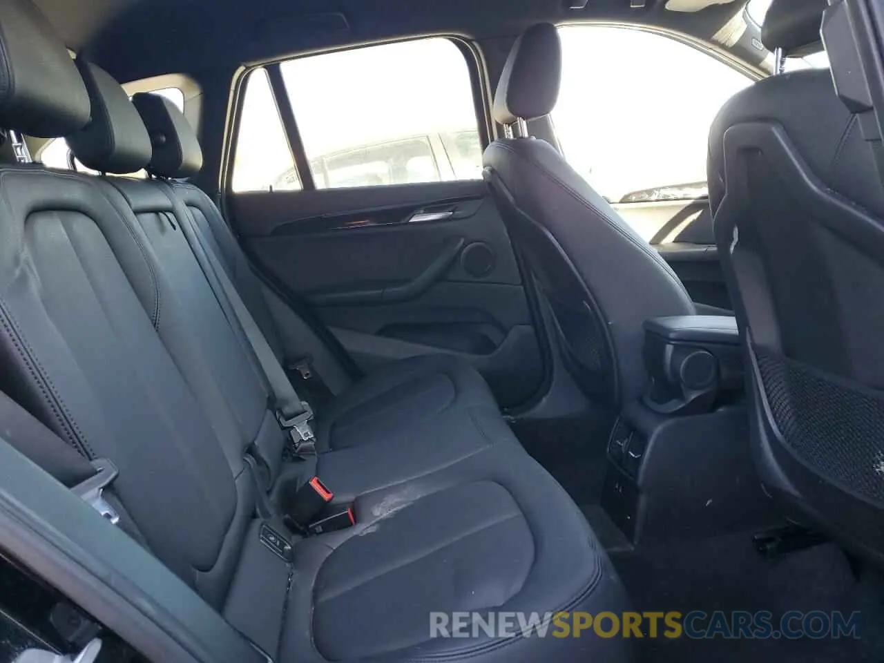 10 fotografías del automóvil dañado WBXJG7C01L5R36417 BMW X1 2020
