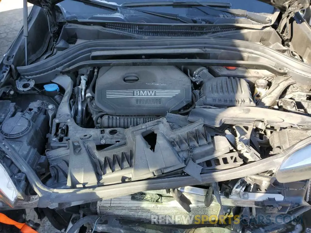 11 fotografías del automóvil dañado WBXJG7C01L5R36417 BMW X1 2020