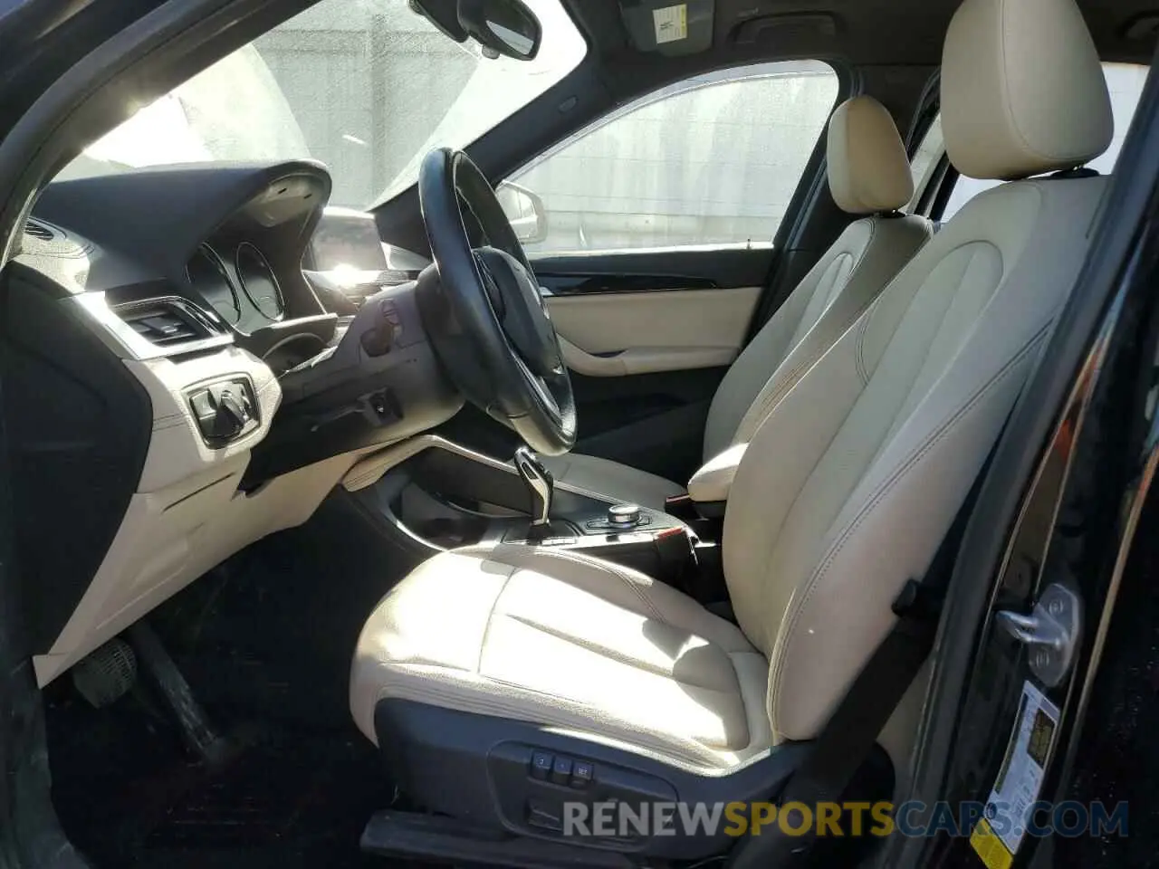 7 fotografías del automóvil dañado WBXJG7C05L5P30369 BMW X1 2020