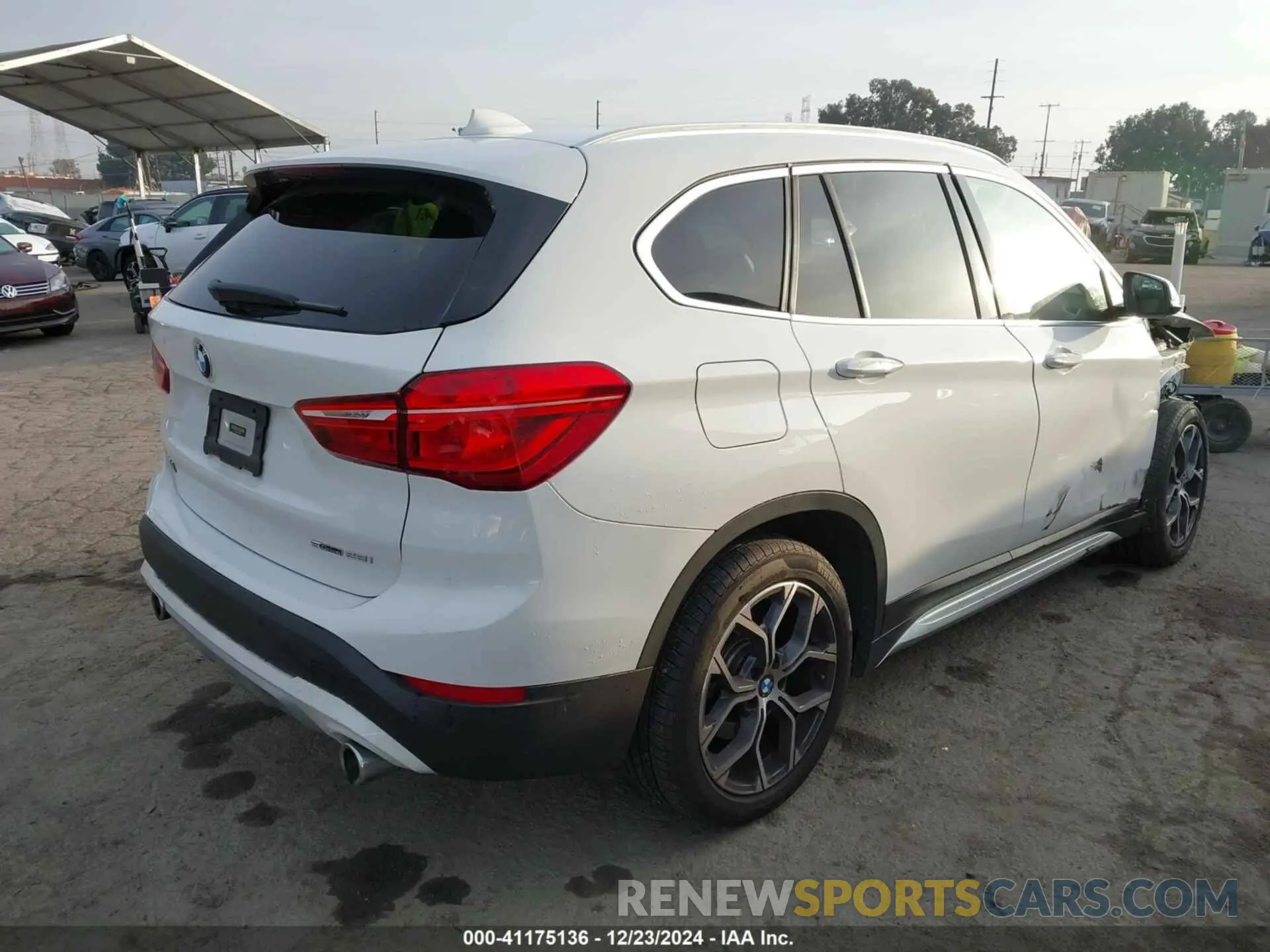 4 fotografías del automóvil dañado WBXJG7C07L5P25626 BMW X1 2020