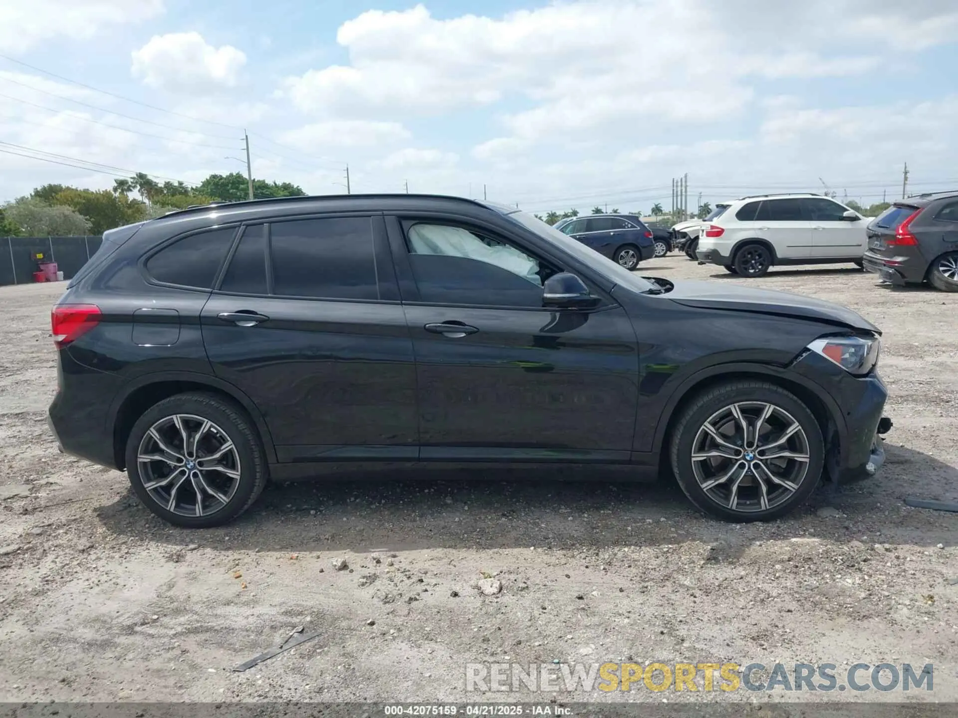 13 fotografías del automóvil dañado WBXJG7C0XL5P74237 BMW X1 2020