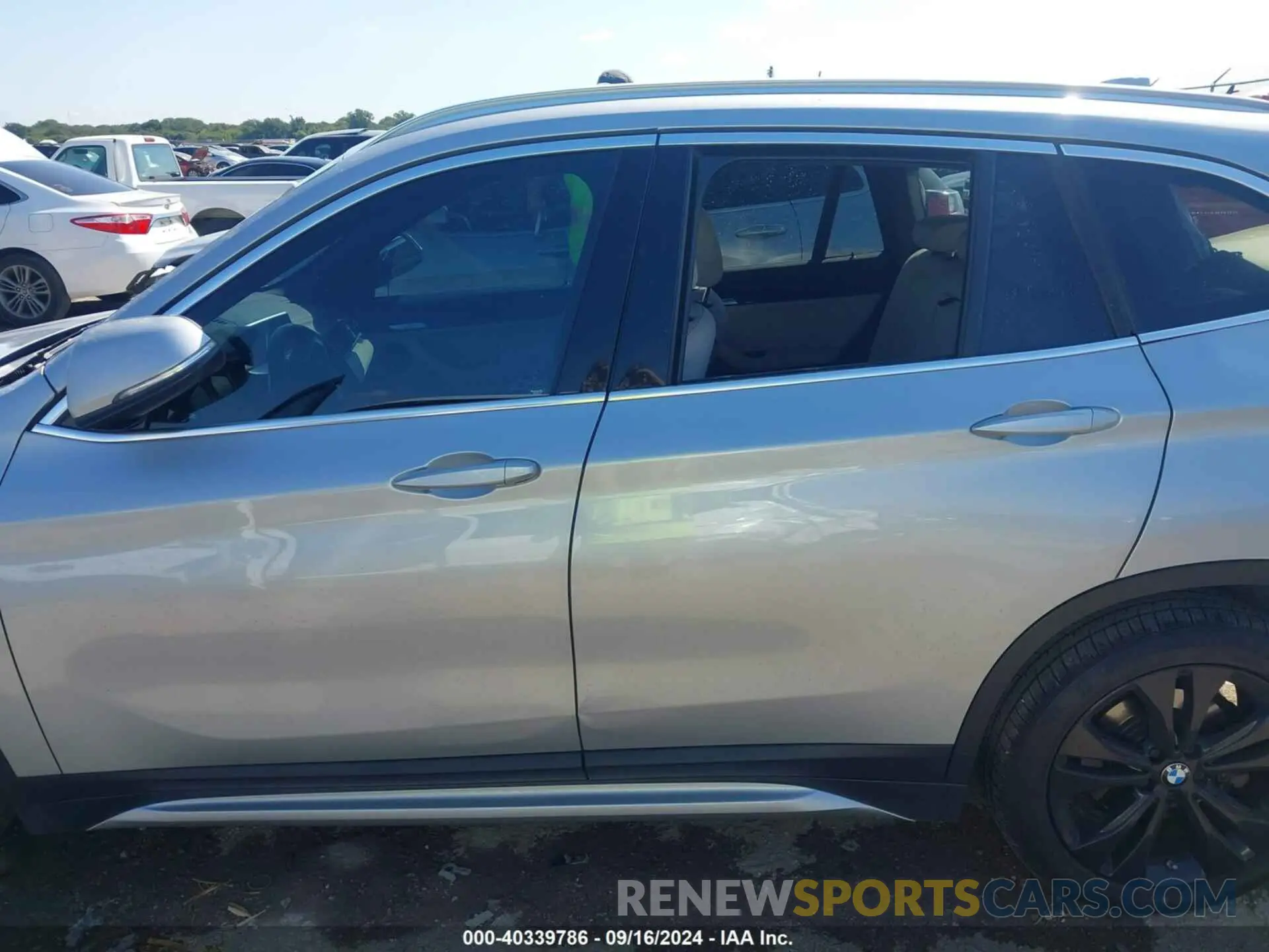 14 fotografías del automóvil dañado WBXJG7C0XL5R61316 BMW X1 2020