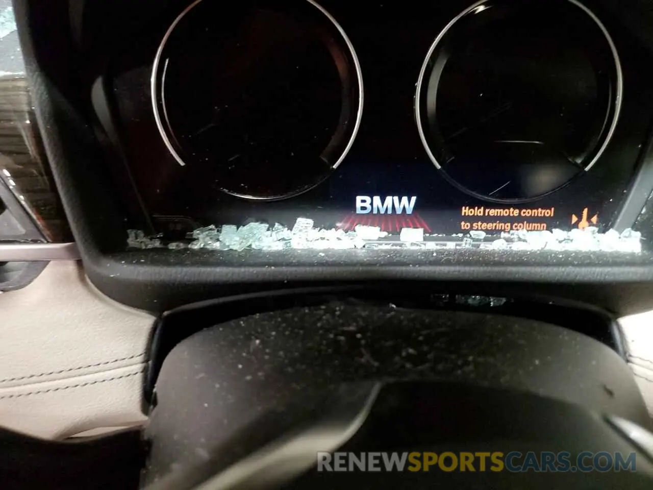 9 fotografías del automóvil dañado WBXJG9C01L5P36083 BMW X1 2020
