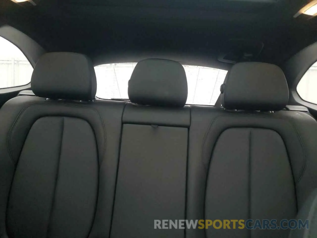 10 fotografías del automóvil dañado WBXJG9C02L3L92744 BMW X1 2020