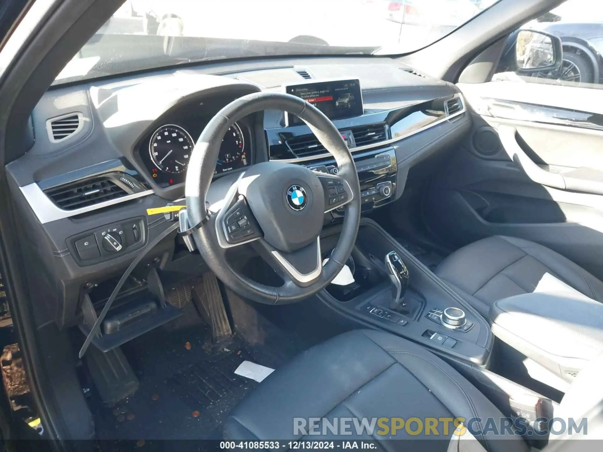 5 fotografías del automóvil dañado WBXJG9C03L5R34342 BMW X1 2020