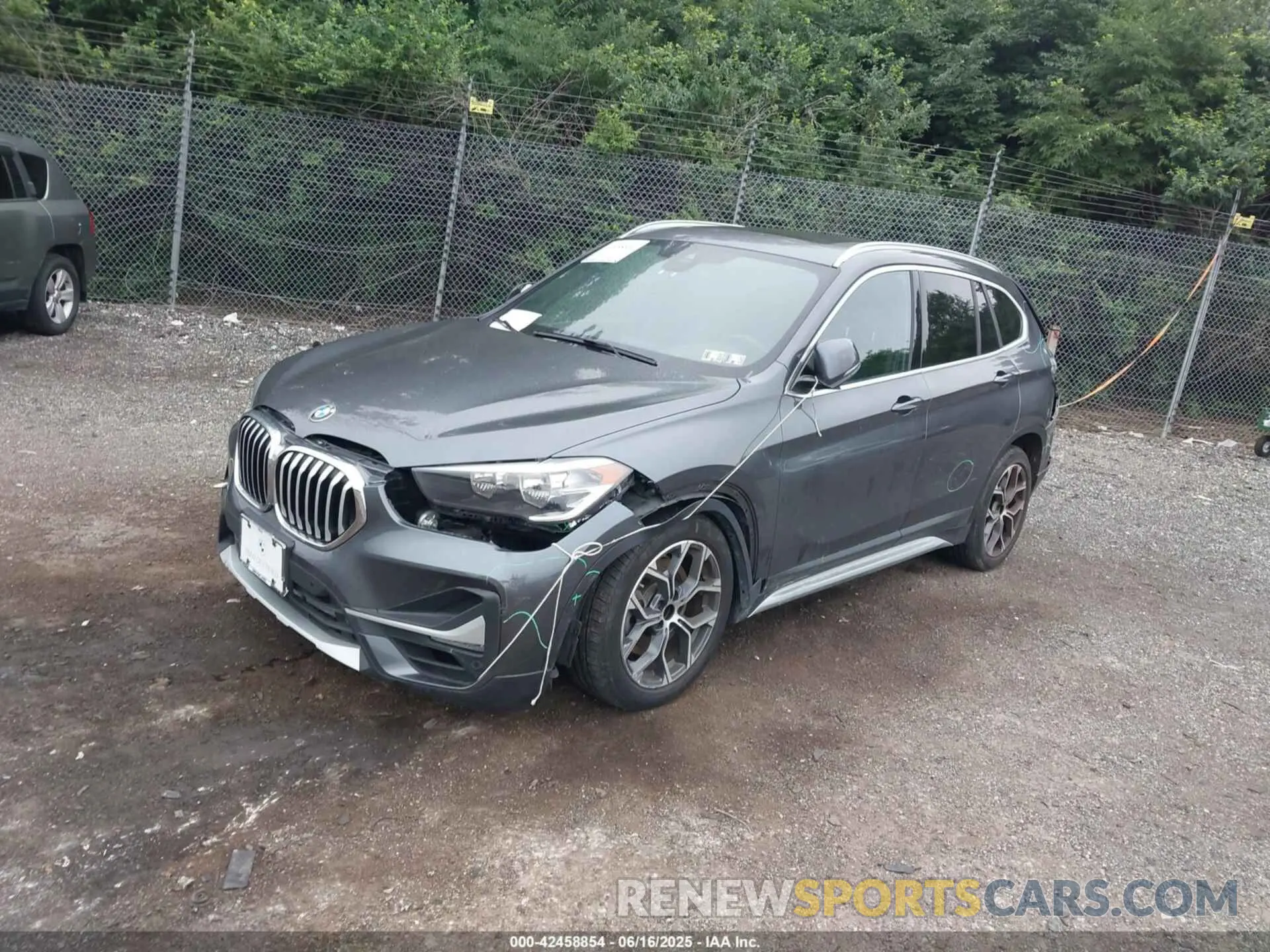 2 fotografías del automóvil dañado WBXJG9C04L5P43173 BMW X1 2020