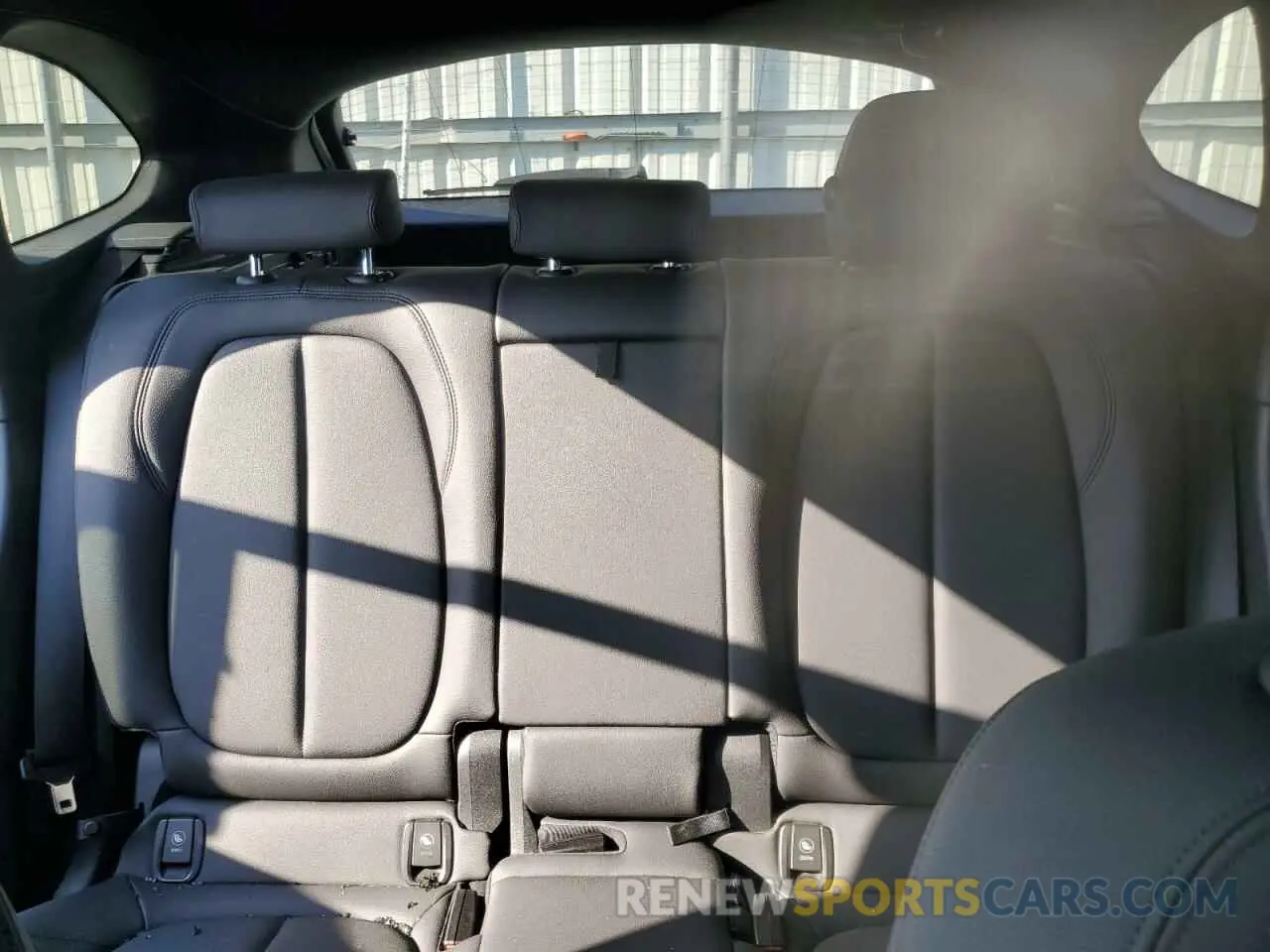 10 fotografías del automóvil dañado WBXJG9C04L5R64823 BMW X1 2020