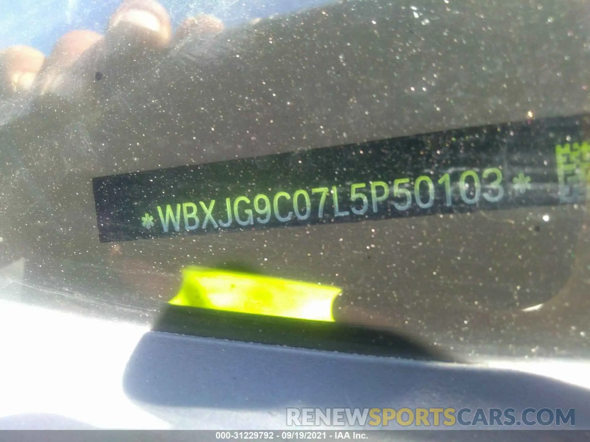 9 fotografías del automóvil dañado WBXJG9C07L5P50103 BMW X1 2020