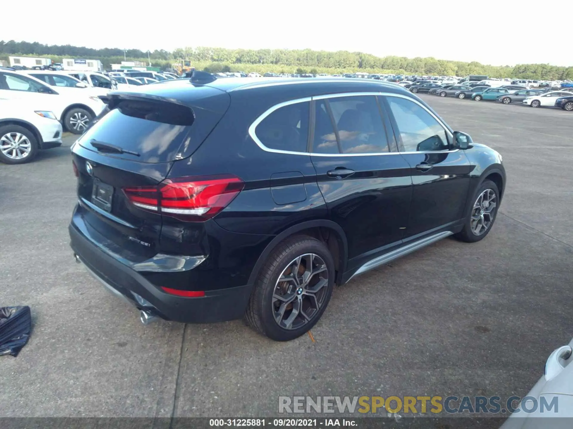 4 fotografías del automóvil dañado WBXJG9C08L5R85674 BMW X1 2020