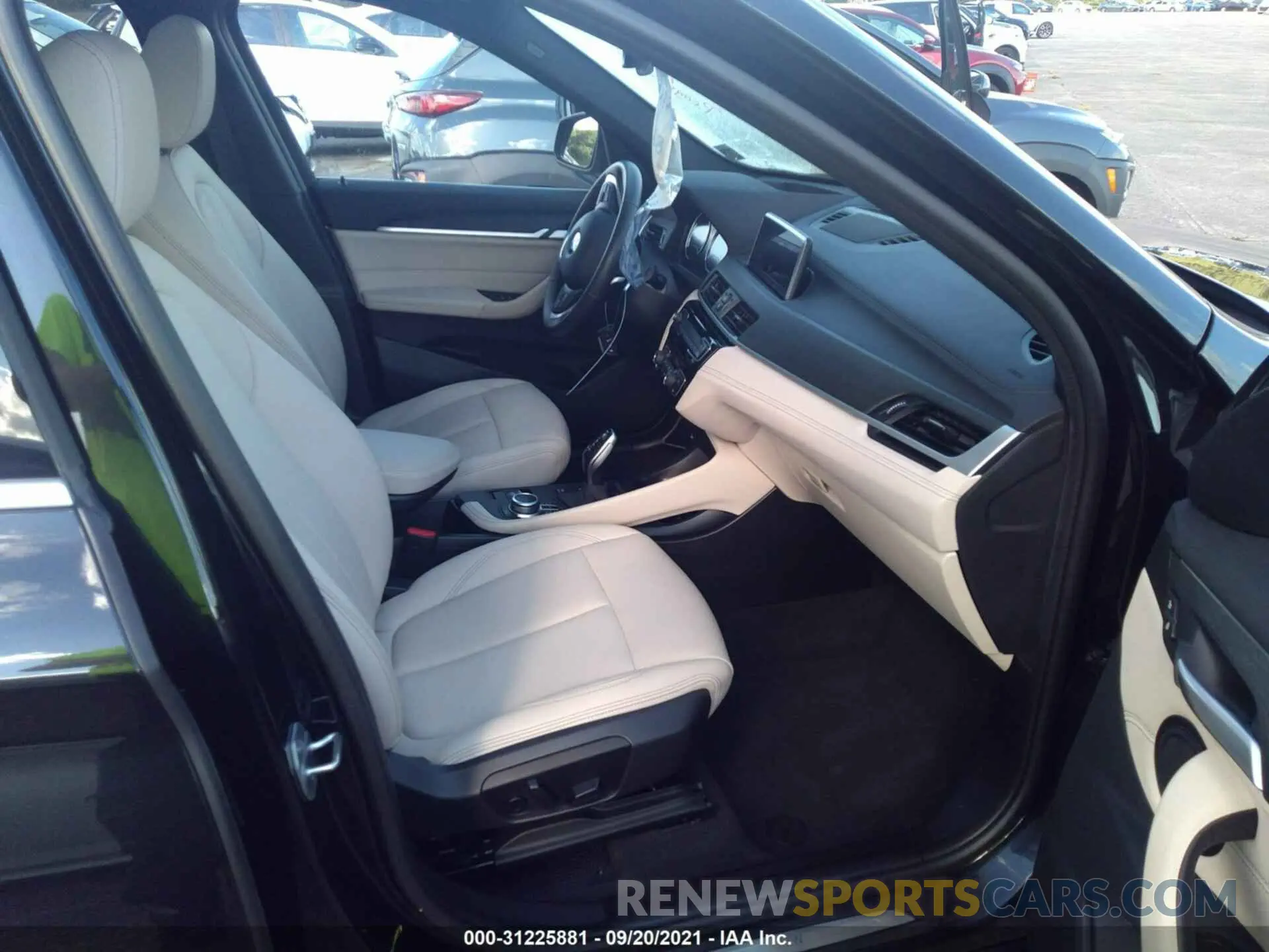 5 fotografías del automóvil dañado WBXJG9C08L5R85674 BMW X1 2020