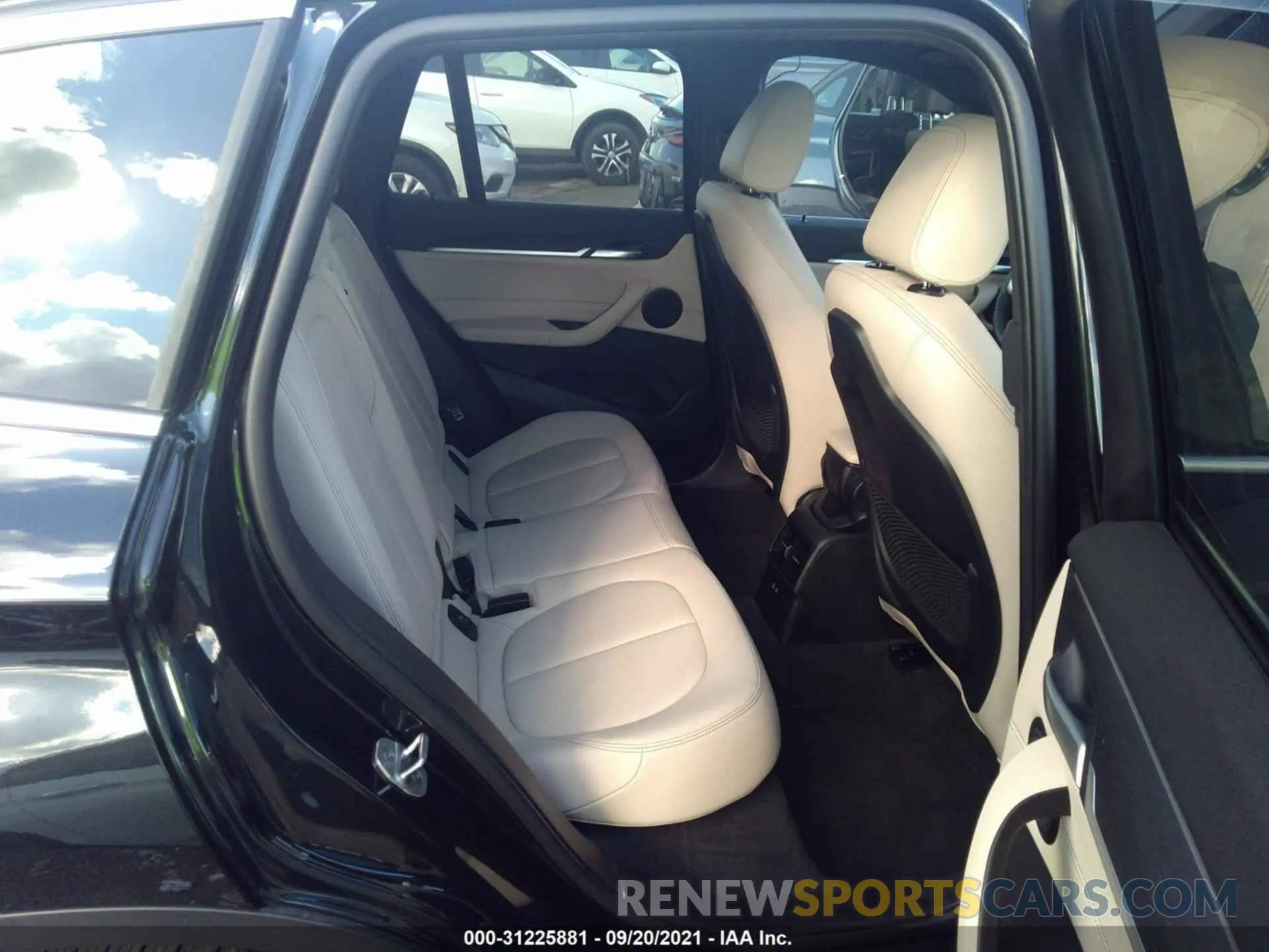8 fotografías del automóvil dañado WBXJG9C08L5R85674 BMW X1 2020