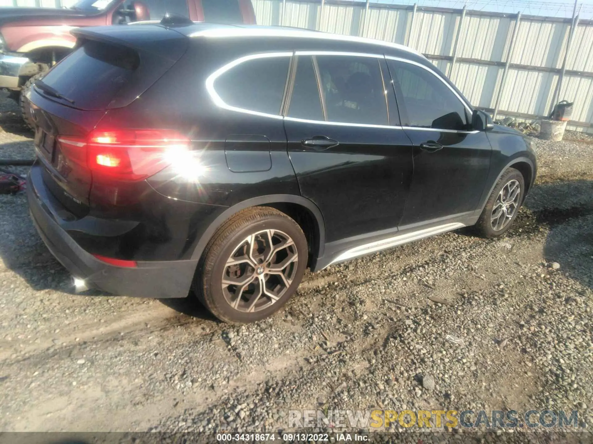 4 fotografías del automóvil dañado WBXJG9C09L3L81711 BMW X1 2020
