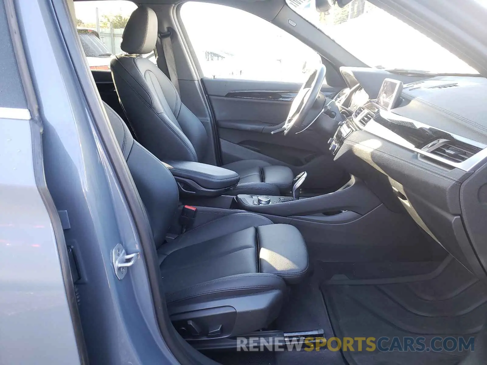 5 fotografías del automóvil dañado WBXJG9C09L5P84981 BMW X1 2020