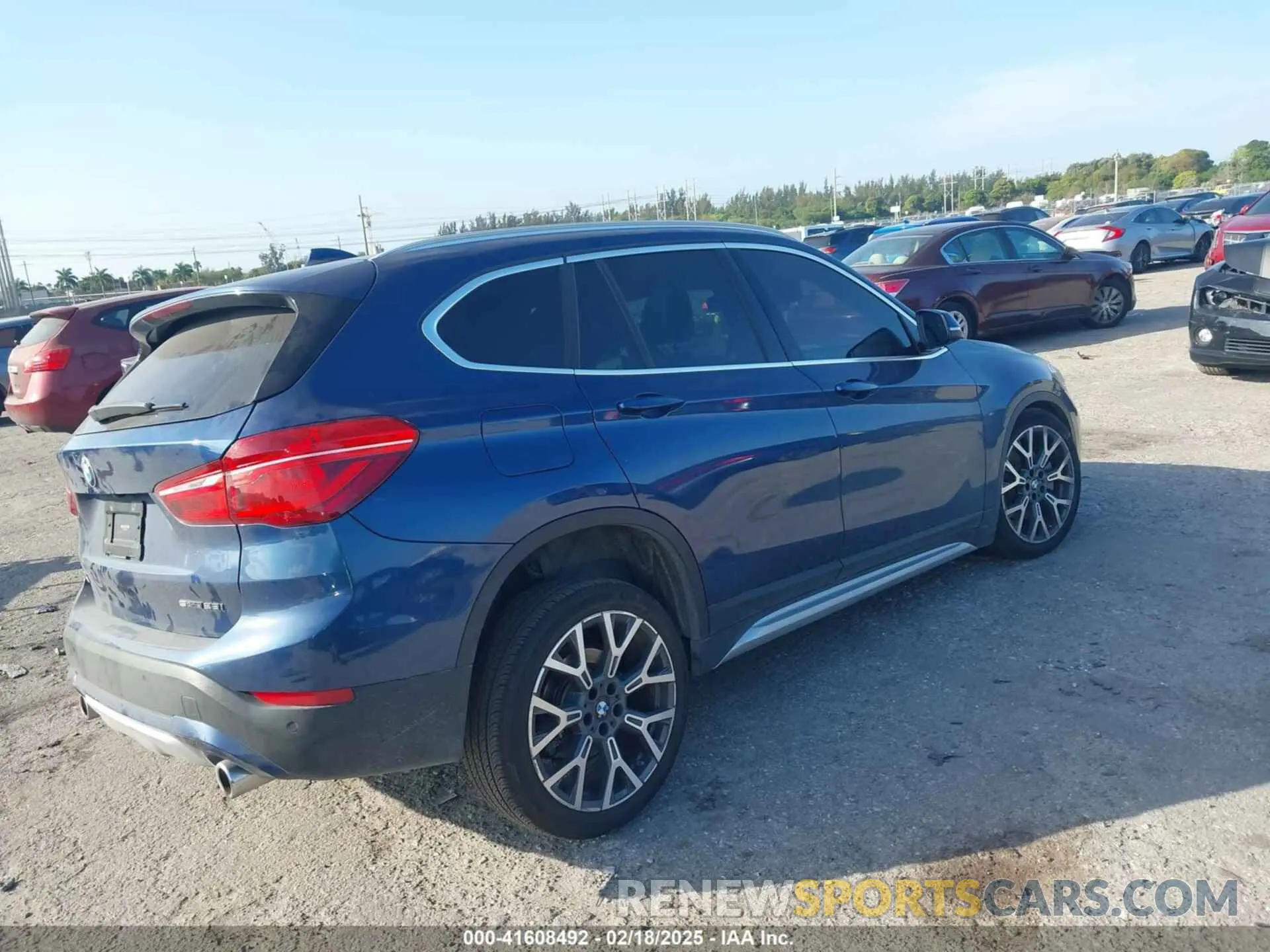4 fotografías del automóvil dañado WBXJG7C00M5S20495 BMW X1 2021