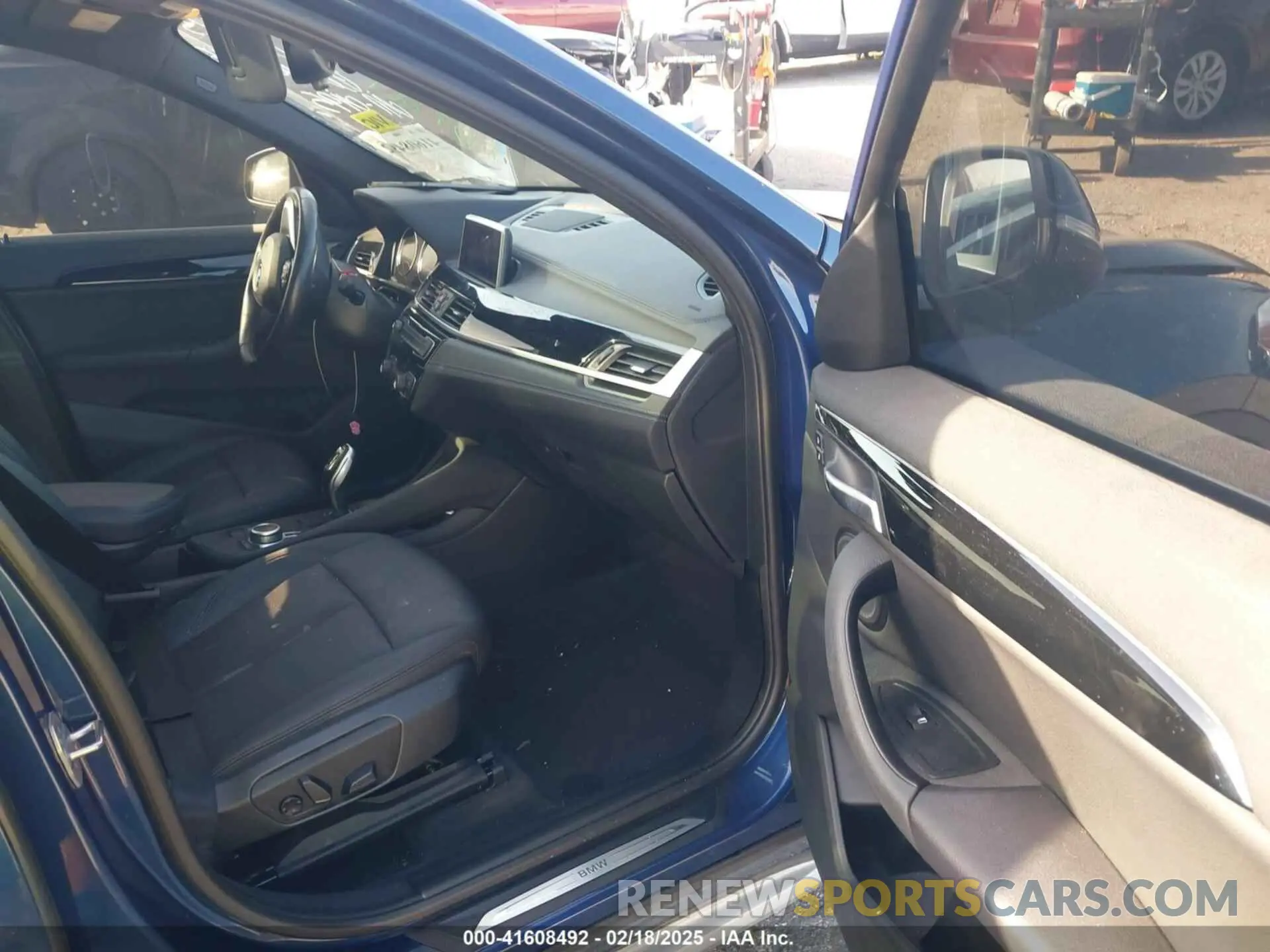 5 fotografías del automóvil dañado WBXJG7C00M5S20495 BMW X1 2021