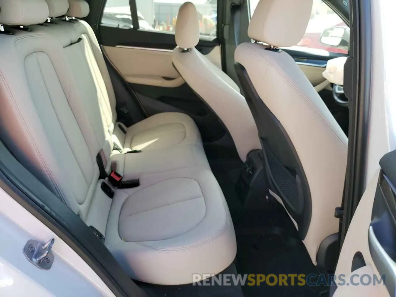 11 fotografías del automóvil dañado WBXJG7C00M5T23271 BMW X1 2021