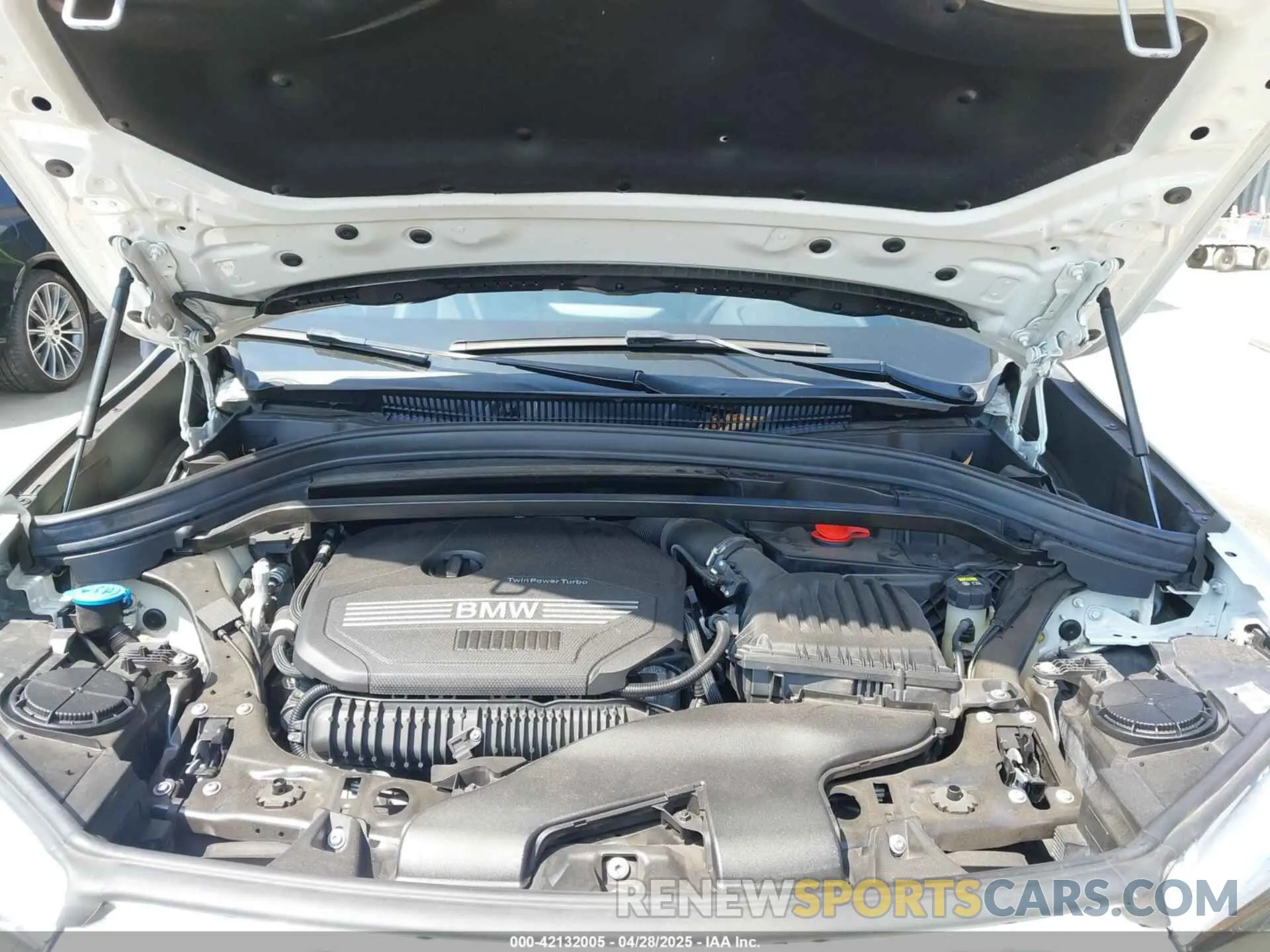 10 fotografías del automóvil dañado WBXJG7C01M3M73496 BMW X1 2021