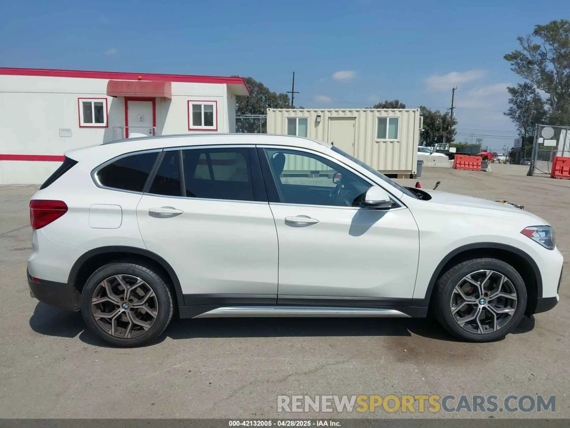 13 fotografías del automóvil dañado WBXJG7C01M3M73496 BMW X1 2021