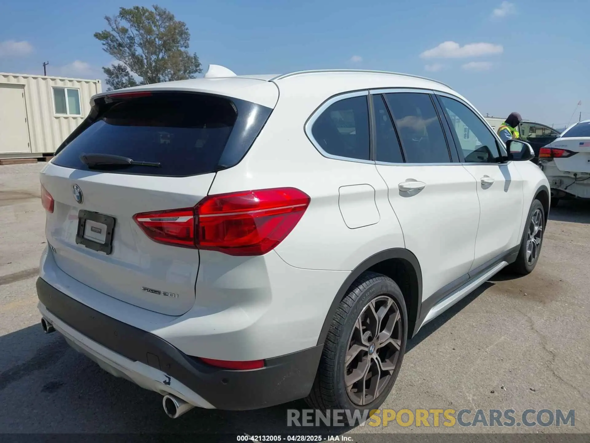 4 fotografías del automóvil dañado WBXJG7C01M3M73496 BMW X1 2021