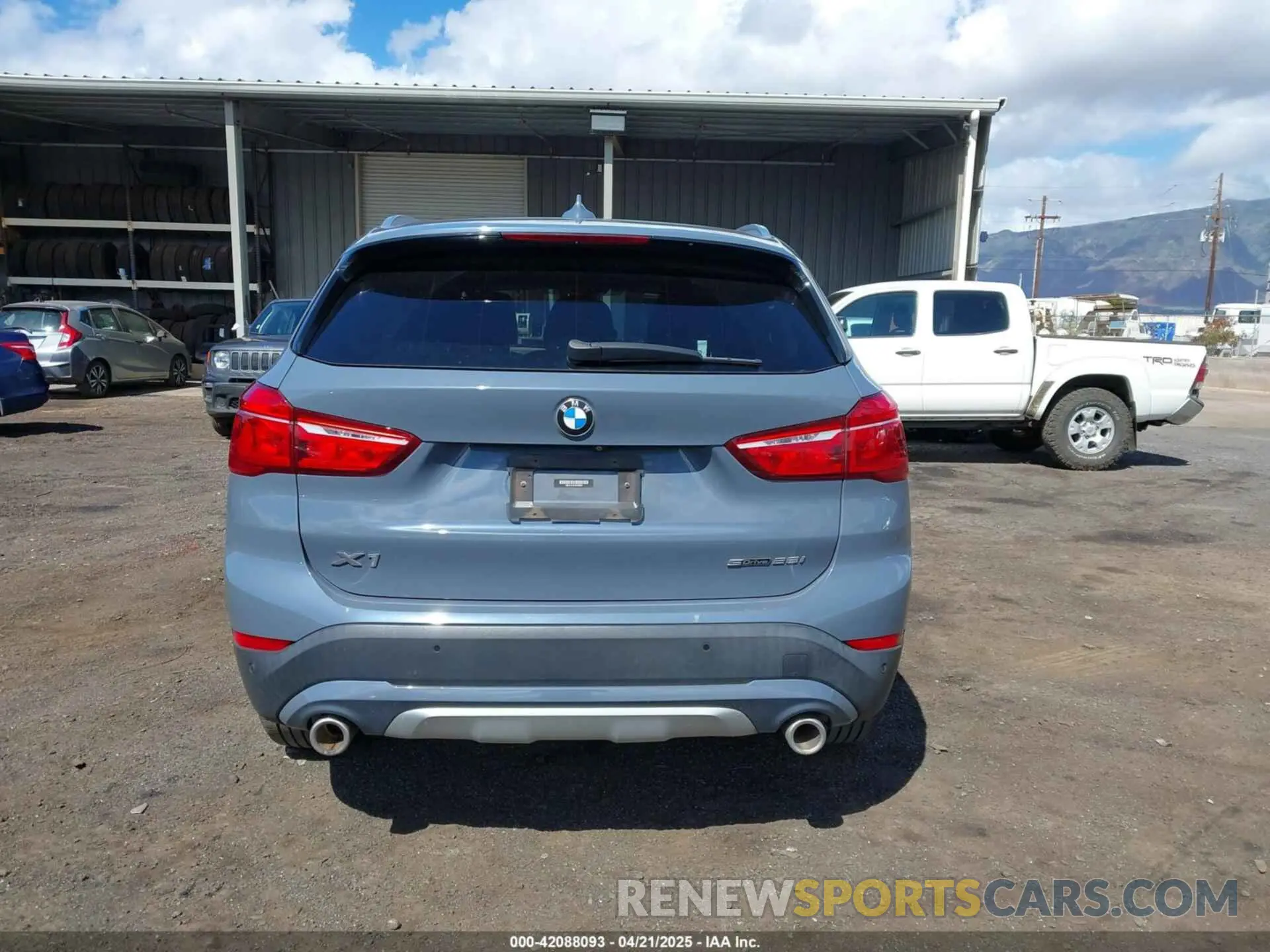 16 fotografías del automóvil dañado WBXJG7C01M5S66837 BMW X1 2021
