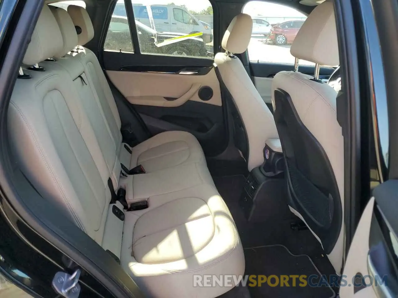 10 fotografías del automóvil dañado WBXJG7C02M5U22447 BMW X1 2021