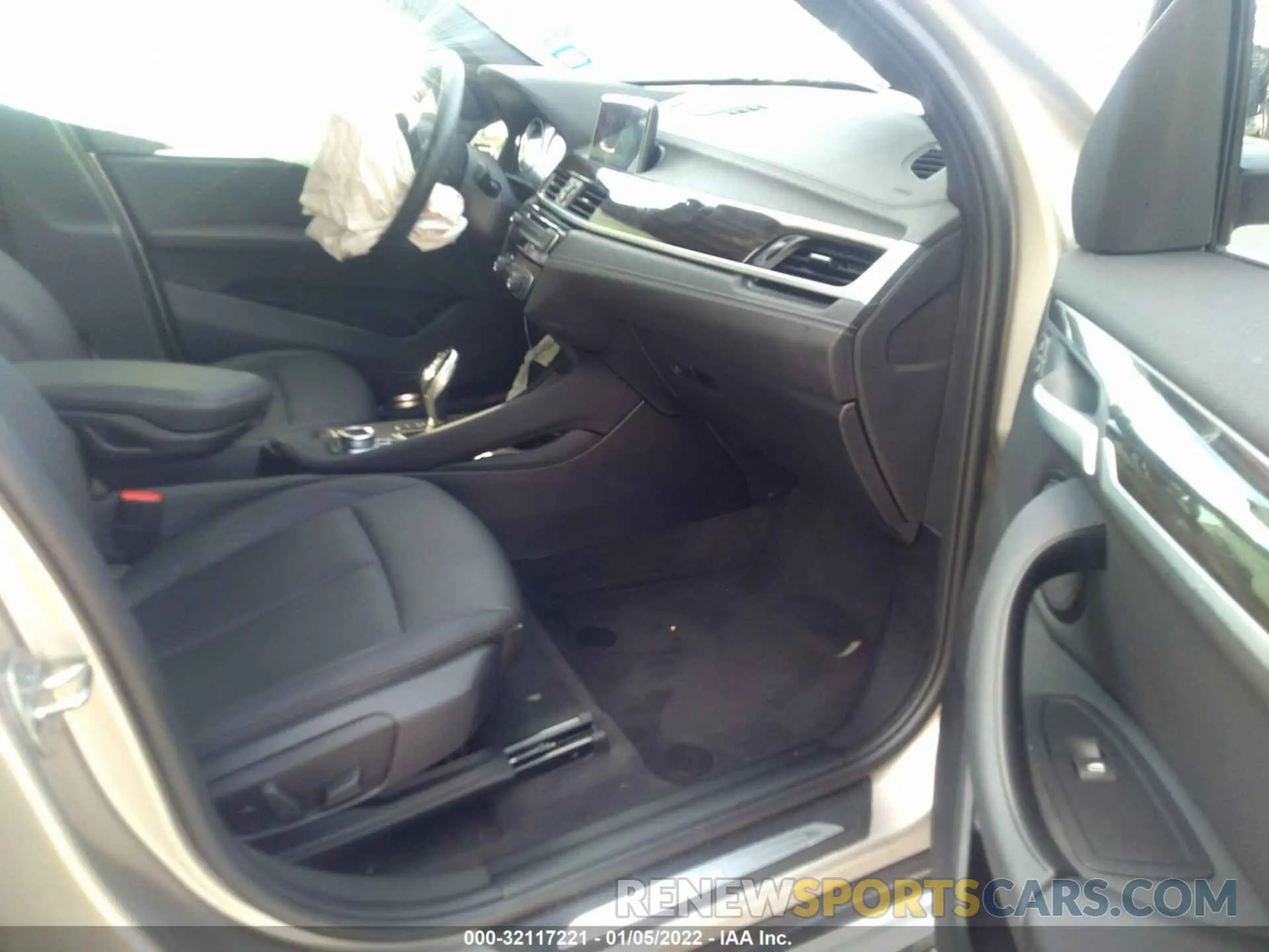 5 fotografías del automóvil dañado WBXJG7C04M5S35629 BMW X1 2021