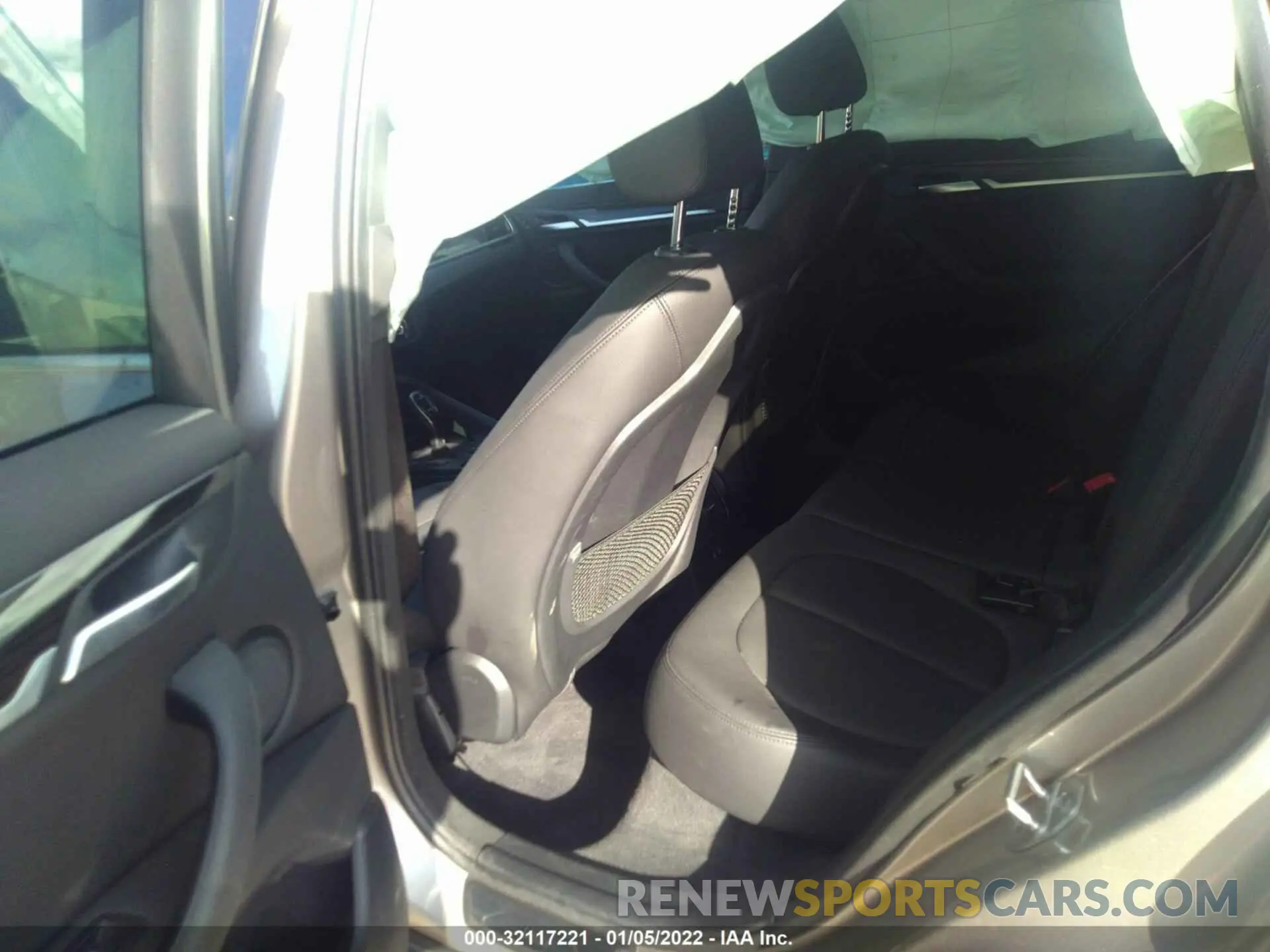 8 fotografías del automóvil dañado WBXJG7C04M5S35629 BMW X1 2021