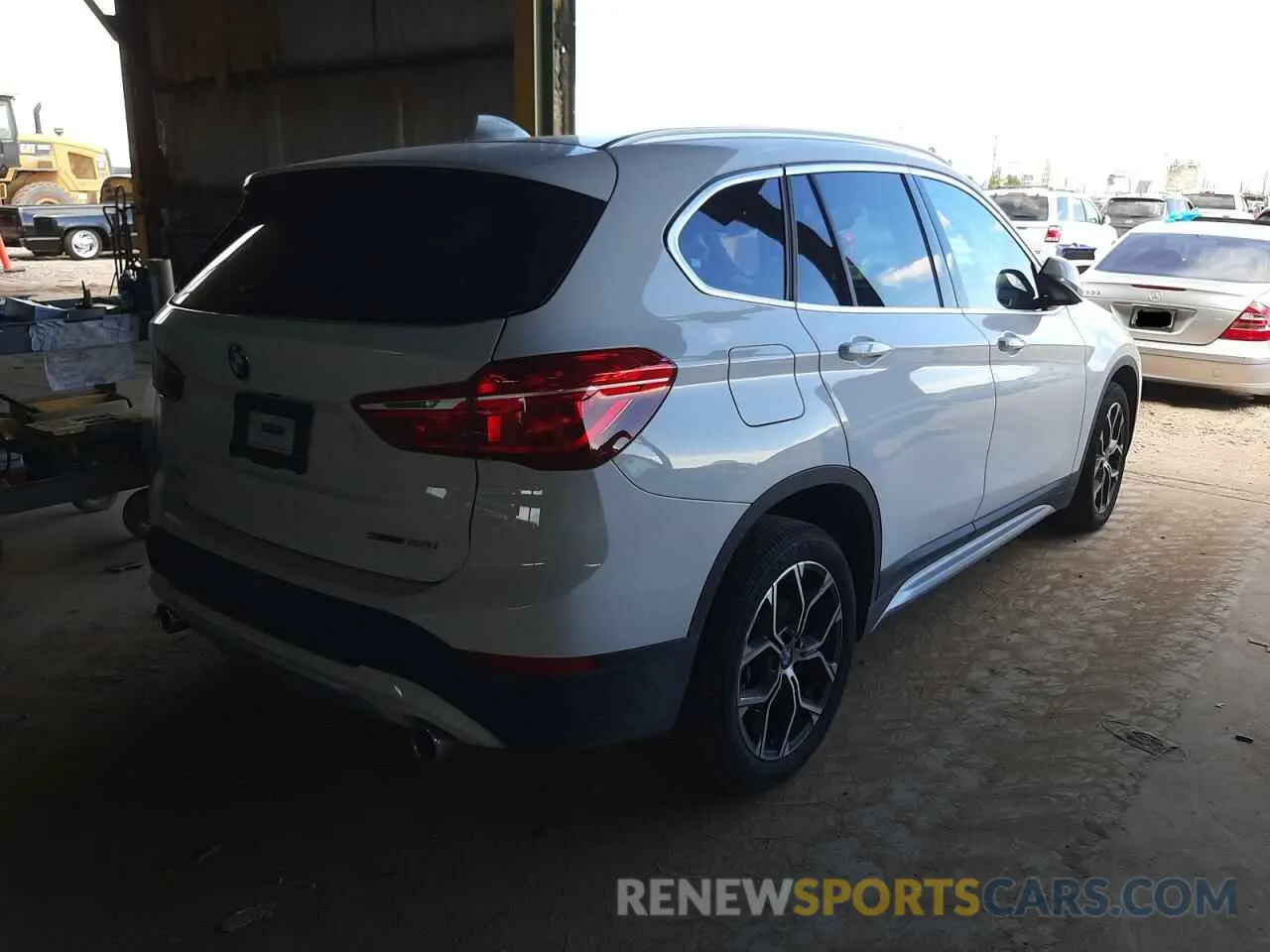 4 fotografías del automóvil dañado WBXJG7C05M3M71170 BMW X1 2021