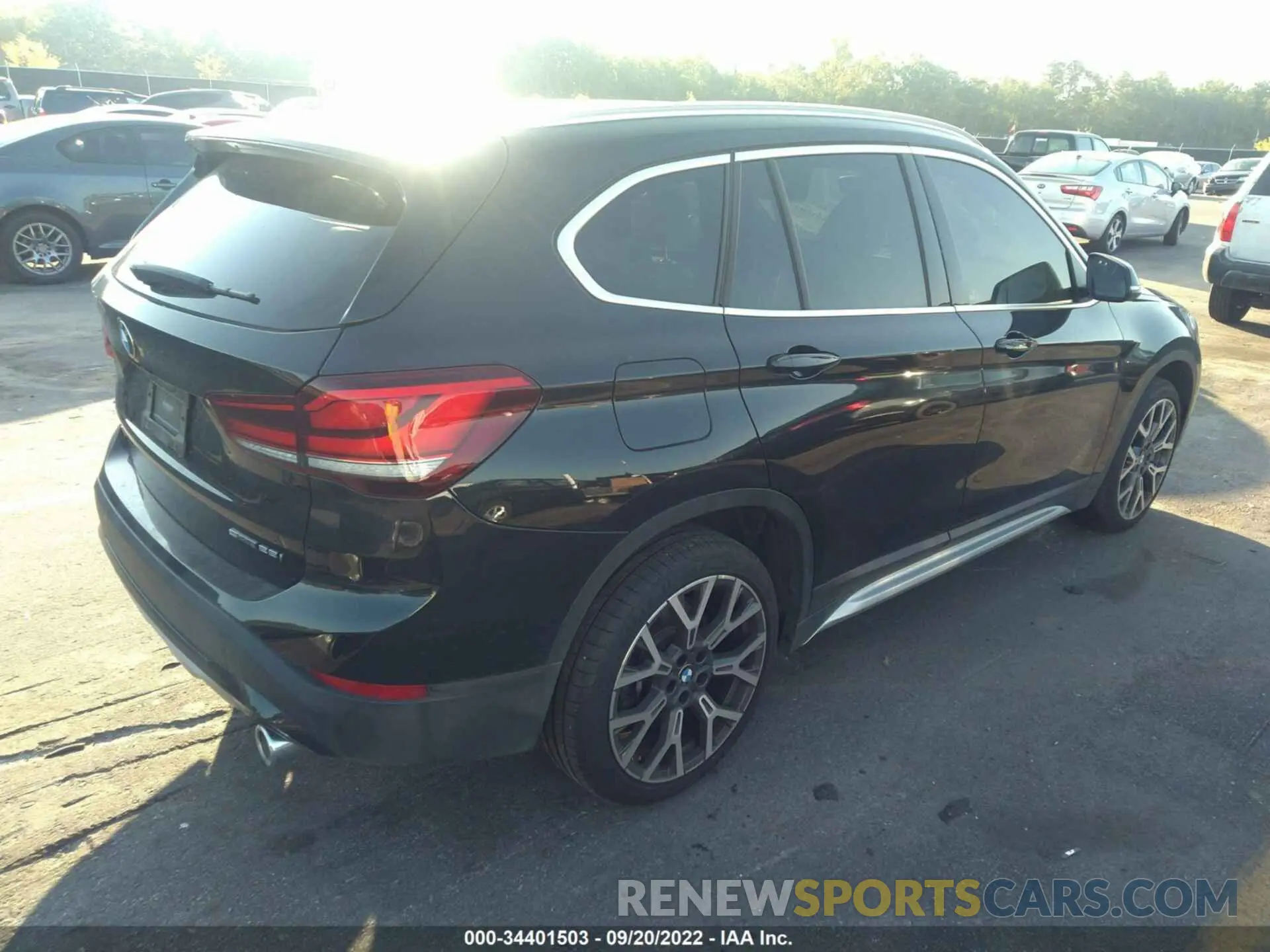 4 fotografías del automóvil dañado WBXJG7C06M5S23529 BMW X1 2021