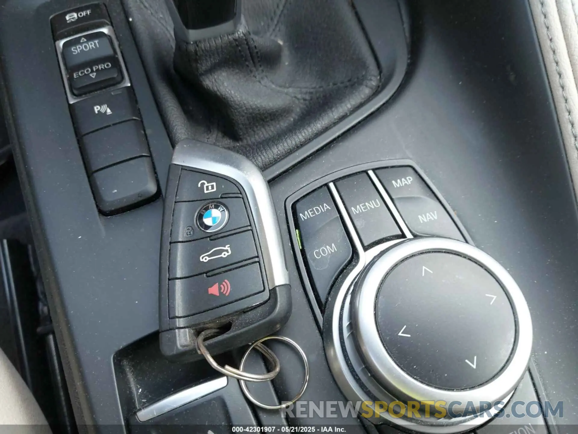 11 fotografías del automóvil dañado WBXJG7C06M5S95797 BMW X1 2021