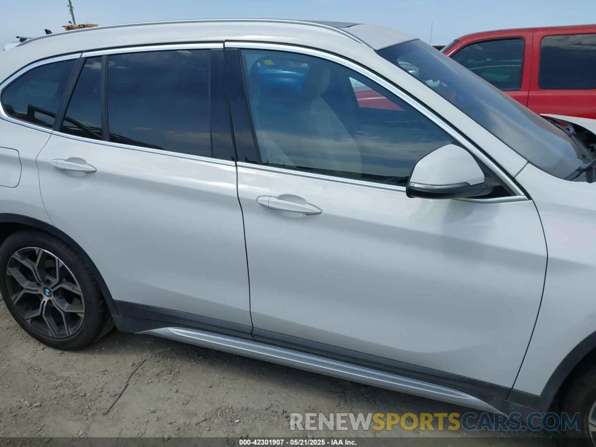 14 fotografías del automóvil dañado WBXJG7C06M5S95797 BMW X1 2021