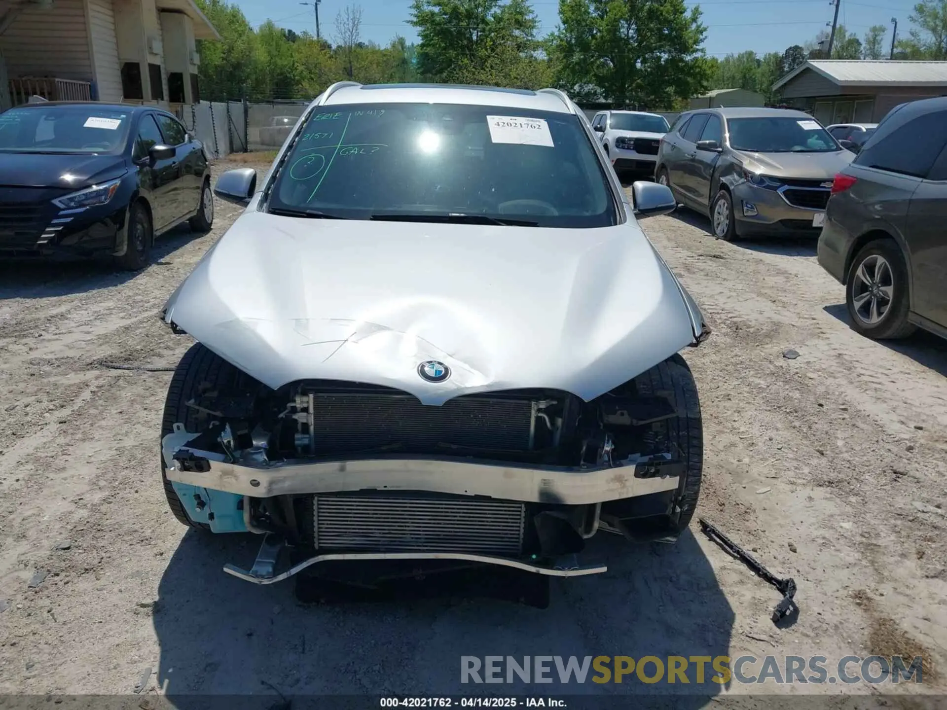 12 fotografías del automóvil dañado WBXJG7C06M5T14235 BMW X1 2021