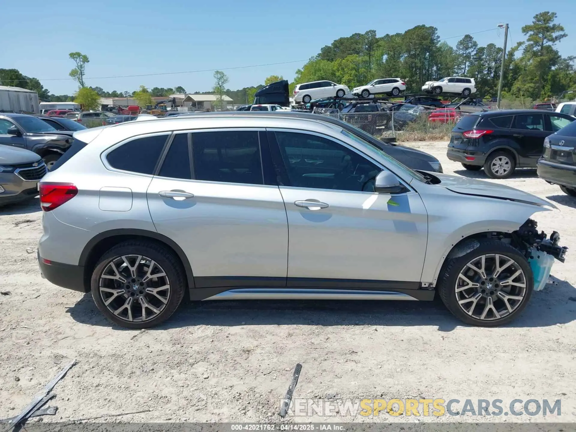 13 fotografías del automóvil dañado WBXJG7C06M5T14235 BMW X1 2021