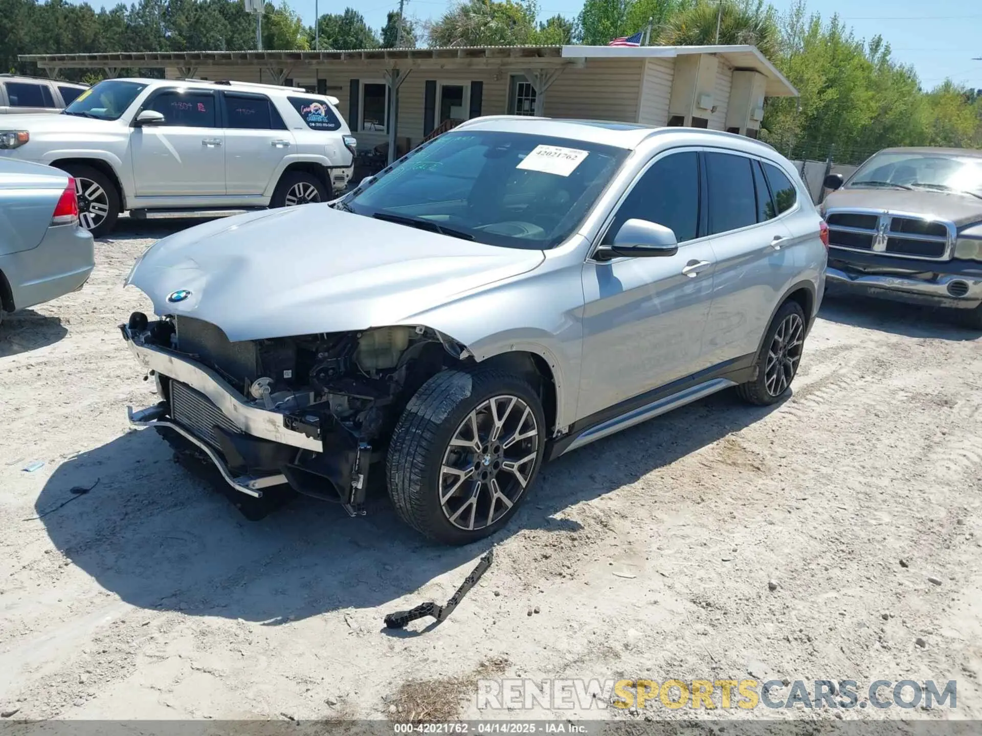 2 fotografías del automóvil dañado WBXJG7C06M5T14235 BMW X1 2021