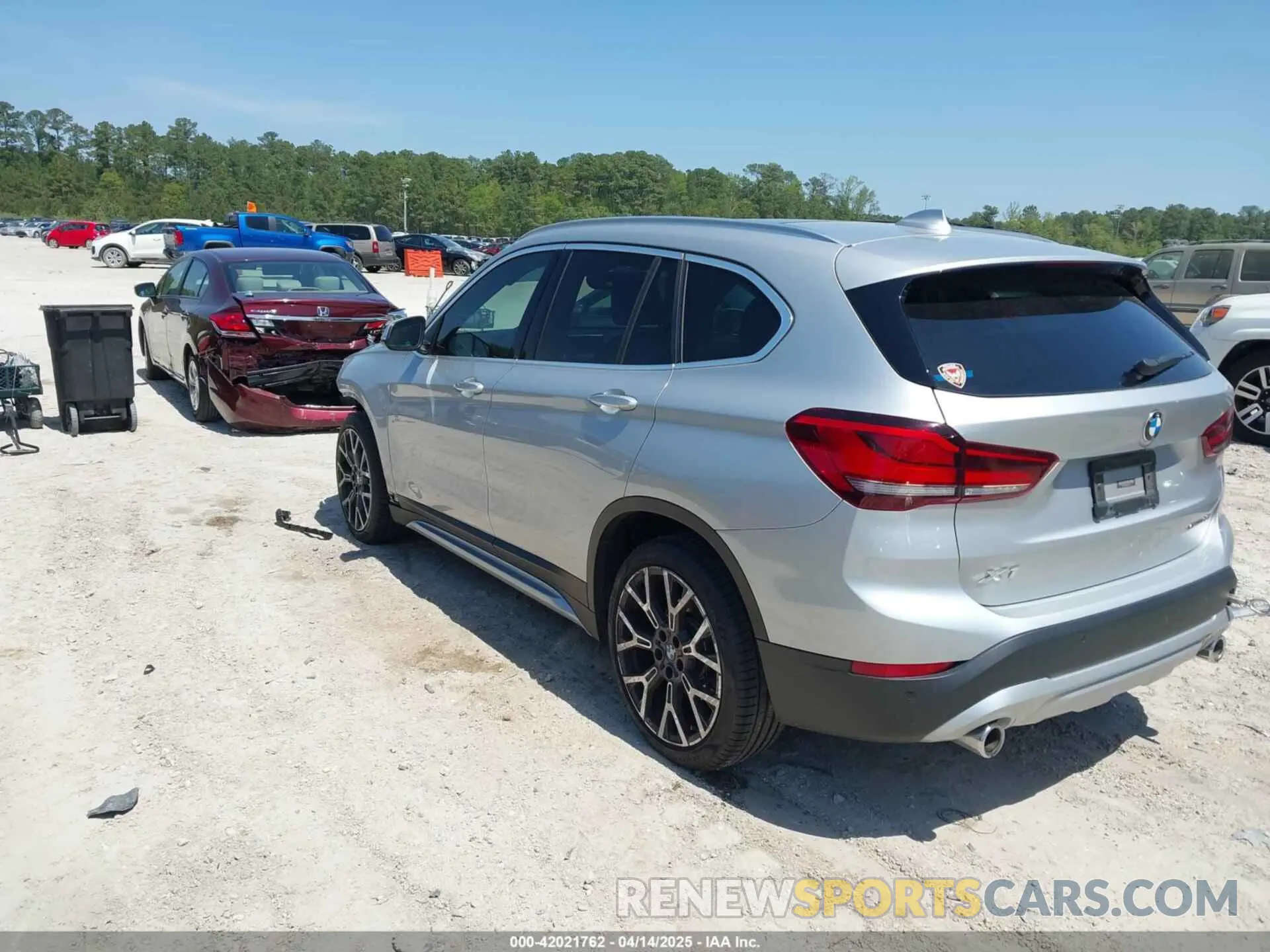 3 fotografías del automóvil dañado WBXJG7C06M5T14235 BMW X1 2021