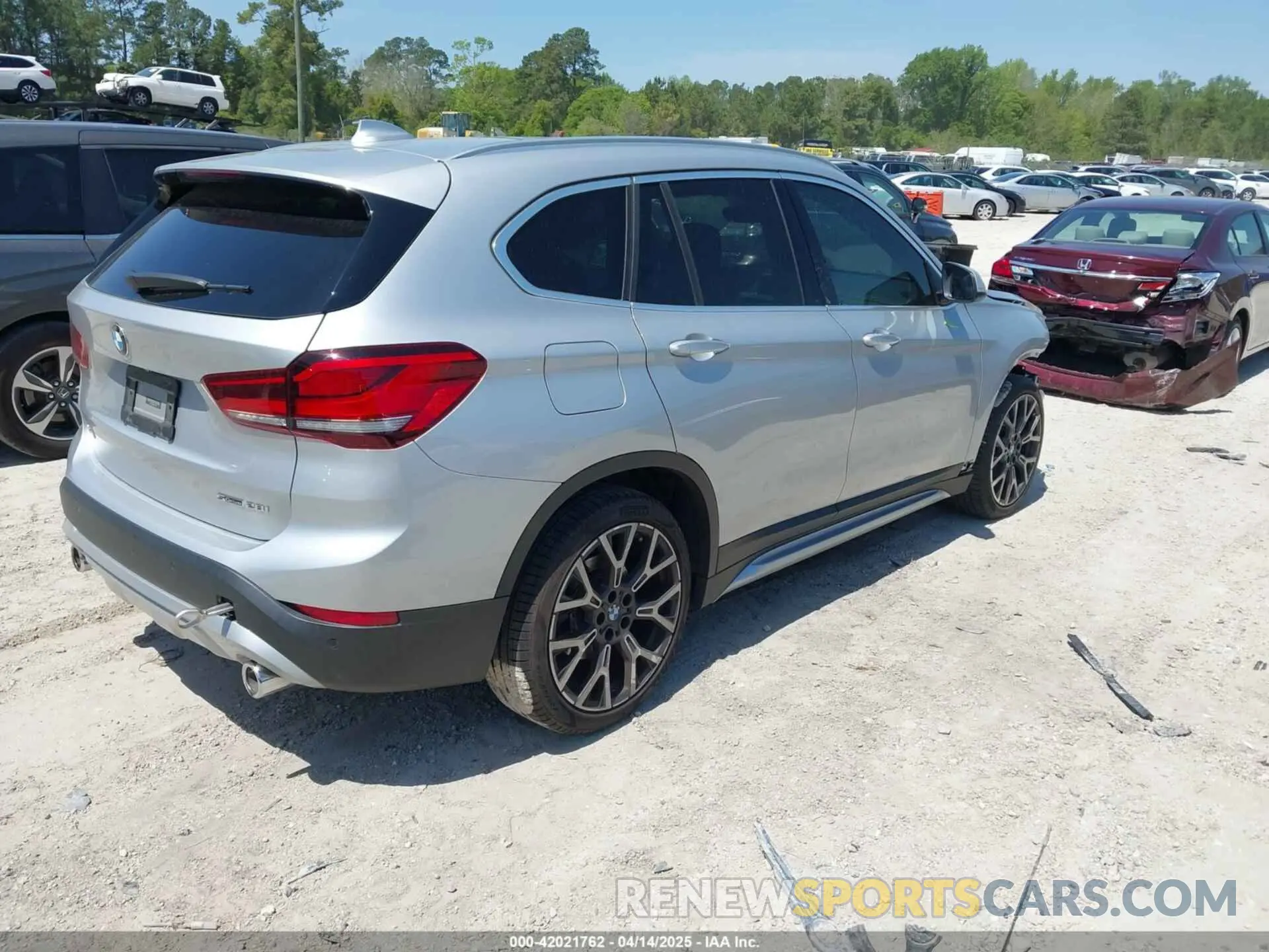 4 fotografías del automóvil dañado WBXJG7C06M5T14235 BMW X1 2021