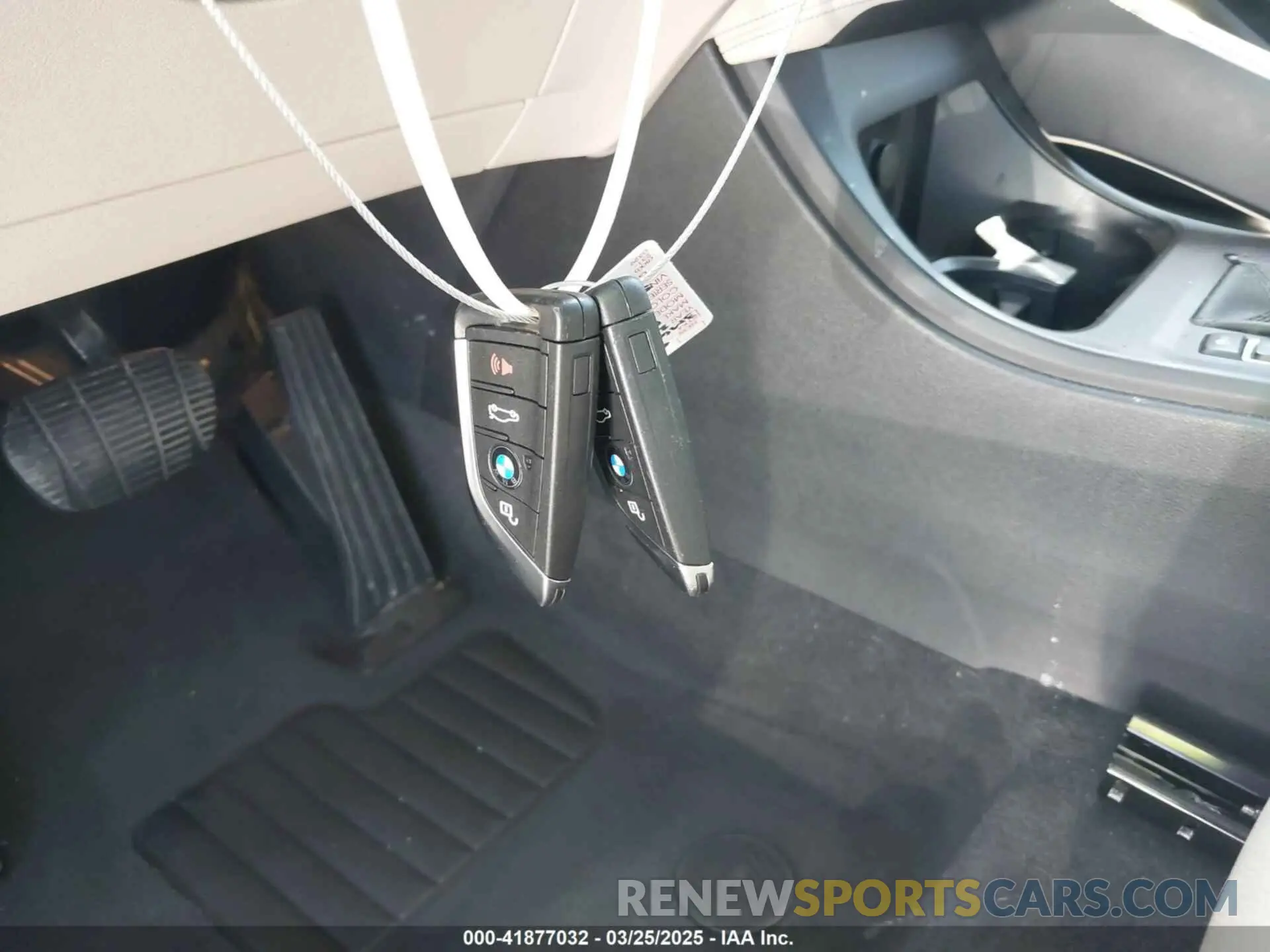 11 fotografías del automóvil dañado WBXJG7C07M3M65841 BMW X1 2021