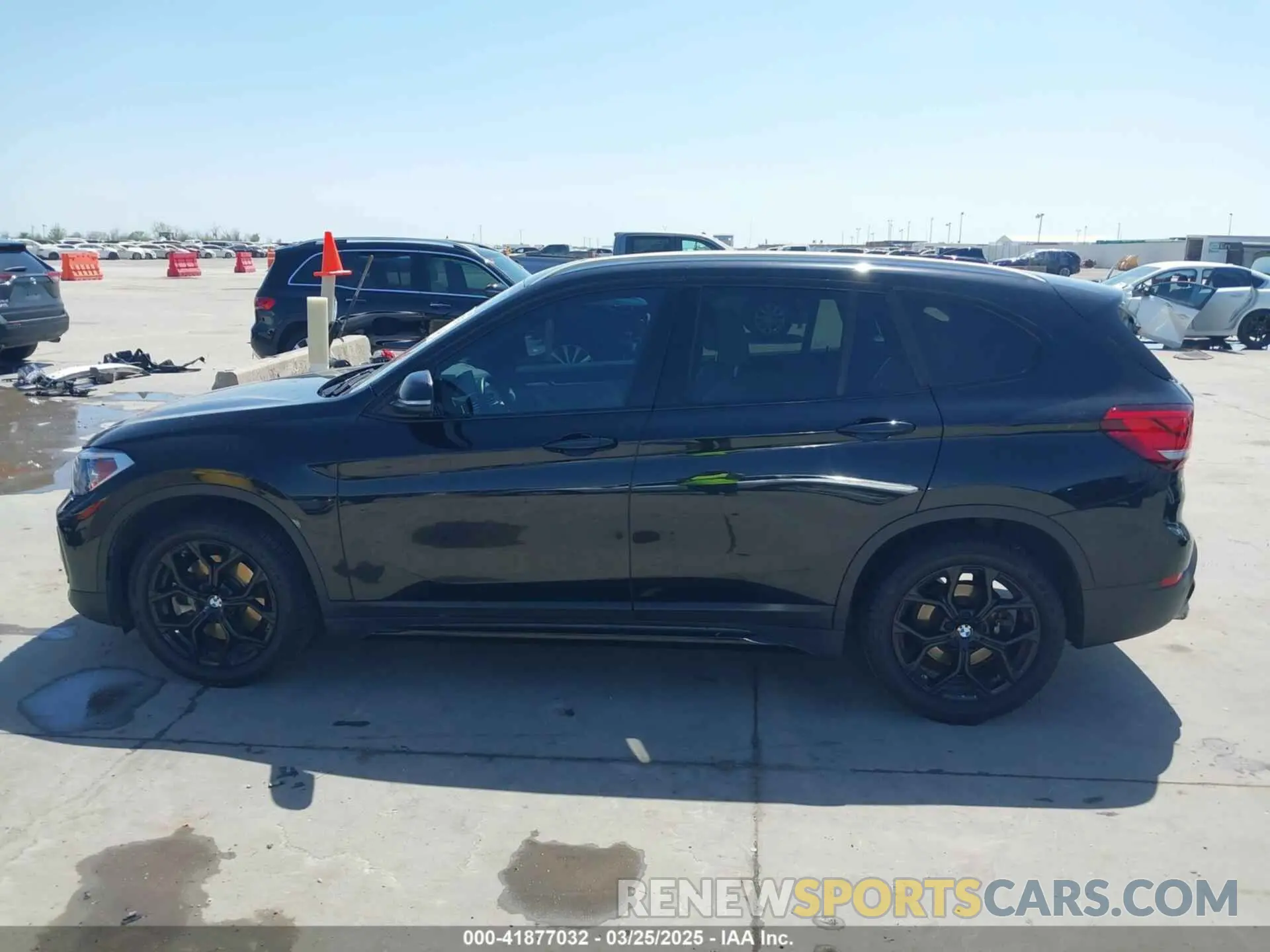 14 fotografías del automóvil dañado WBXJG7C07M3M65841 BMW X1 2021