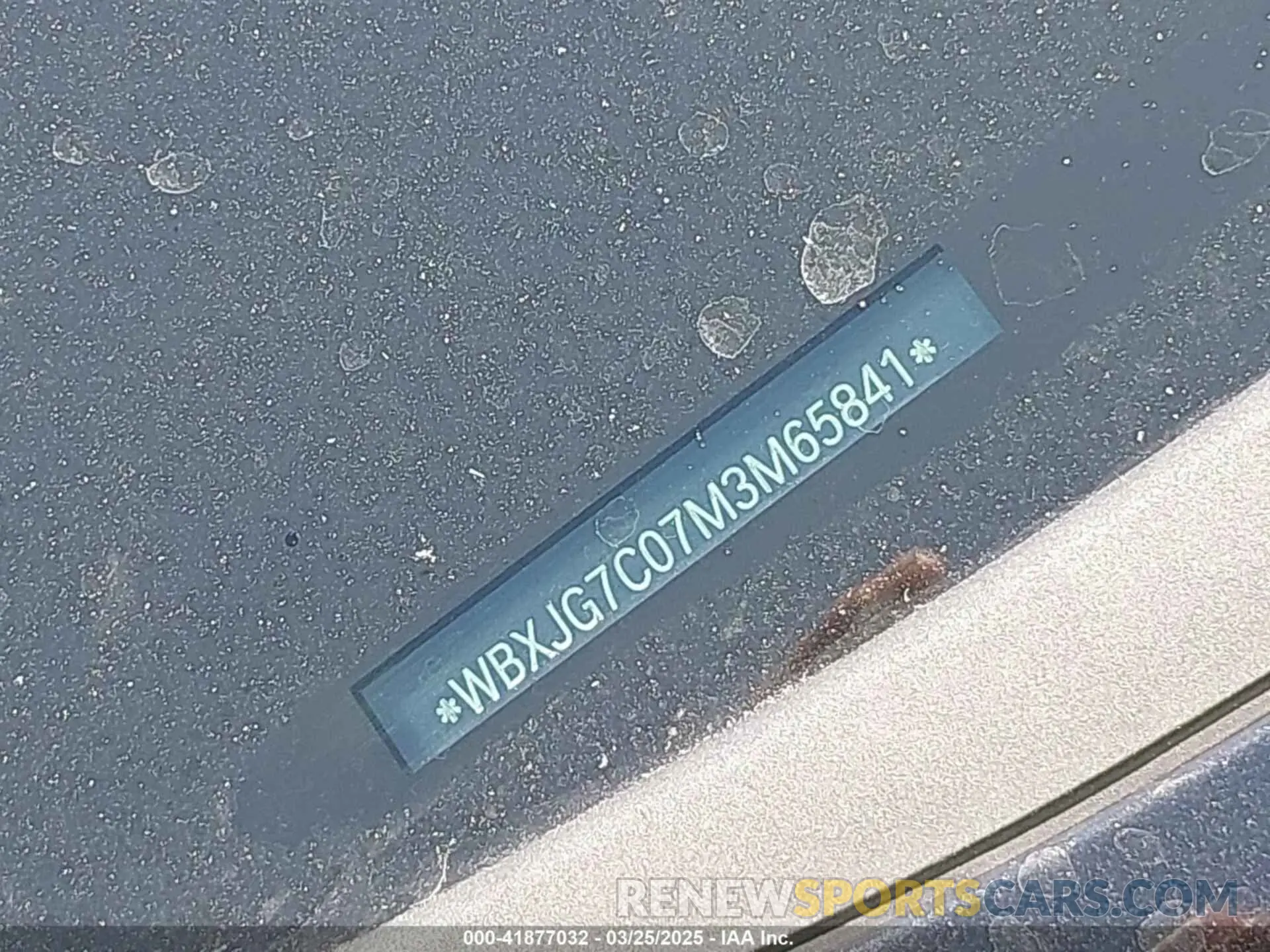 17 fotografías del automóvil dañado WBXJG7C07M3M65841 BMW X1 2021
