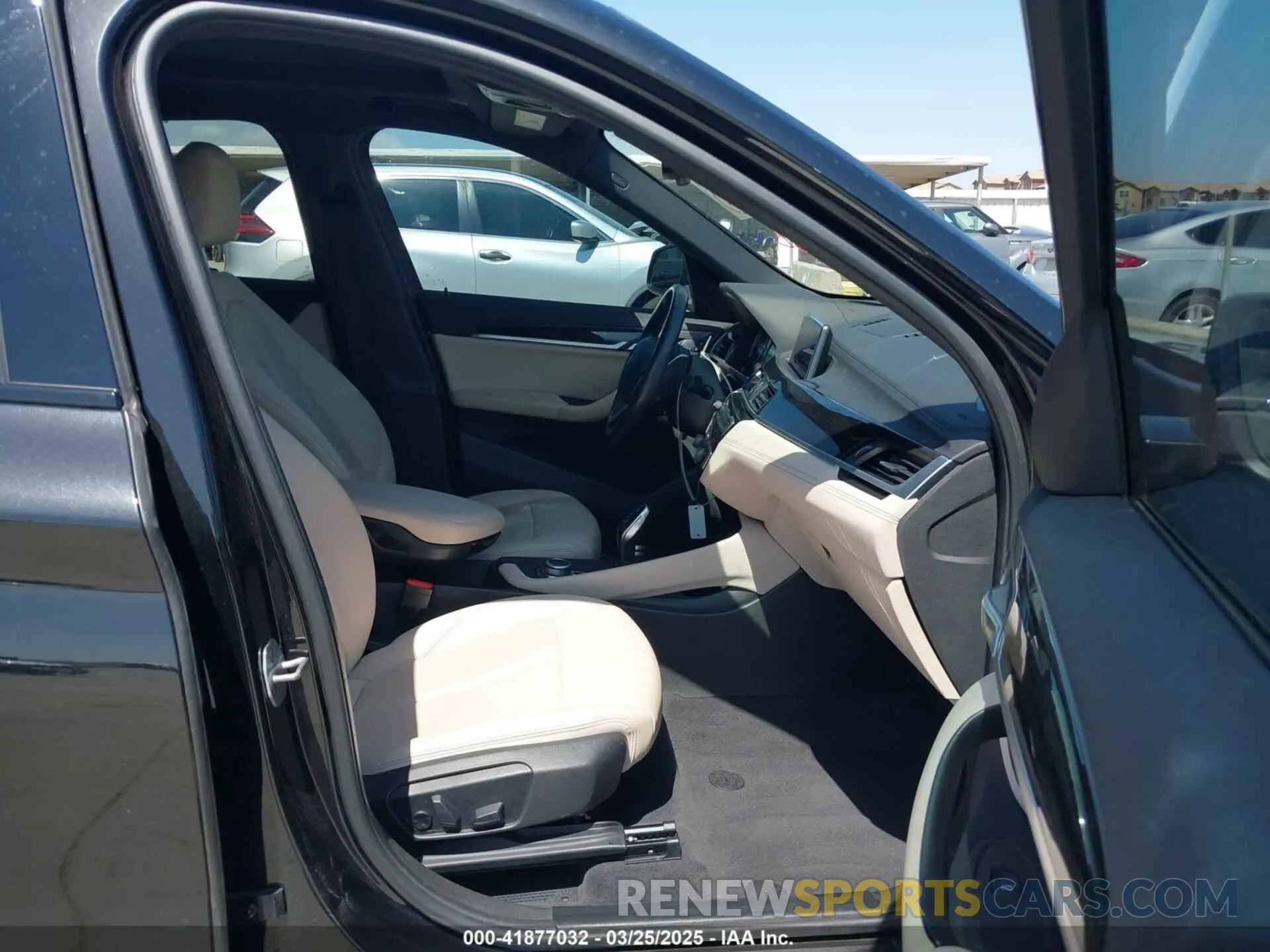 5 fotografías del automóvil dañado WBXJG7C07M3M65841 BMW X1 2021