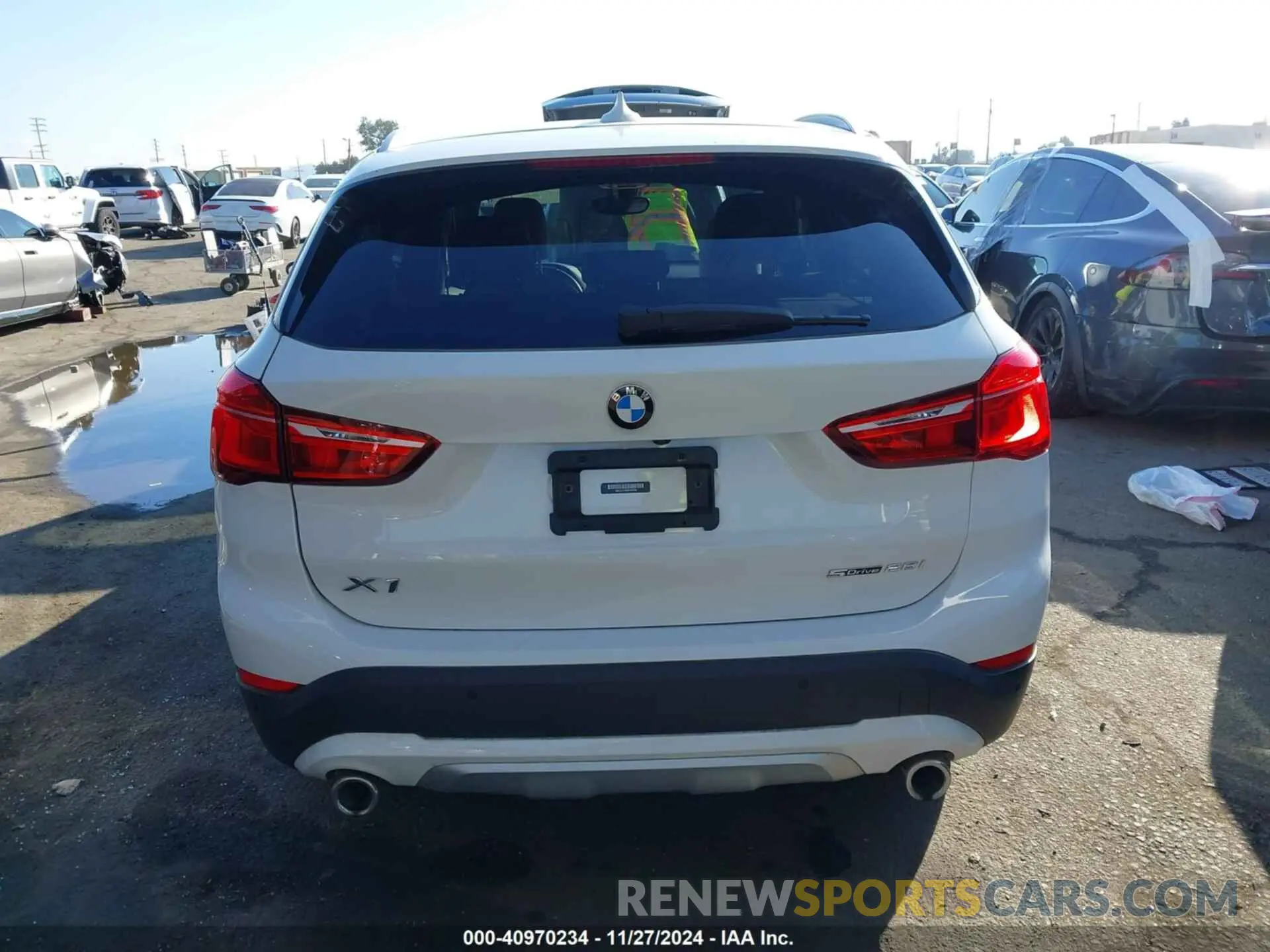 16 fotografías del automóvil dañado WBXJG7C08M5S59786 BMW X1 2021