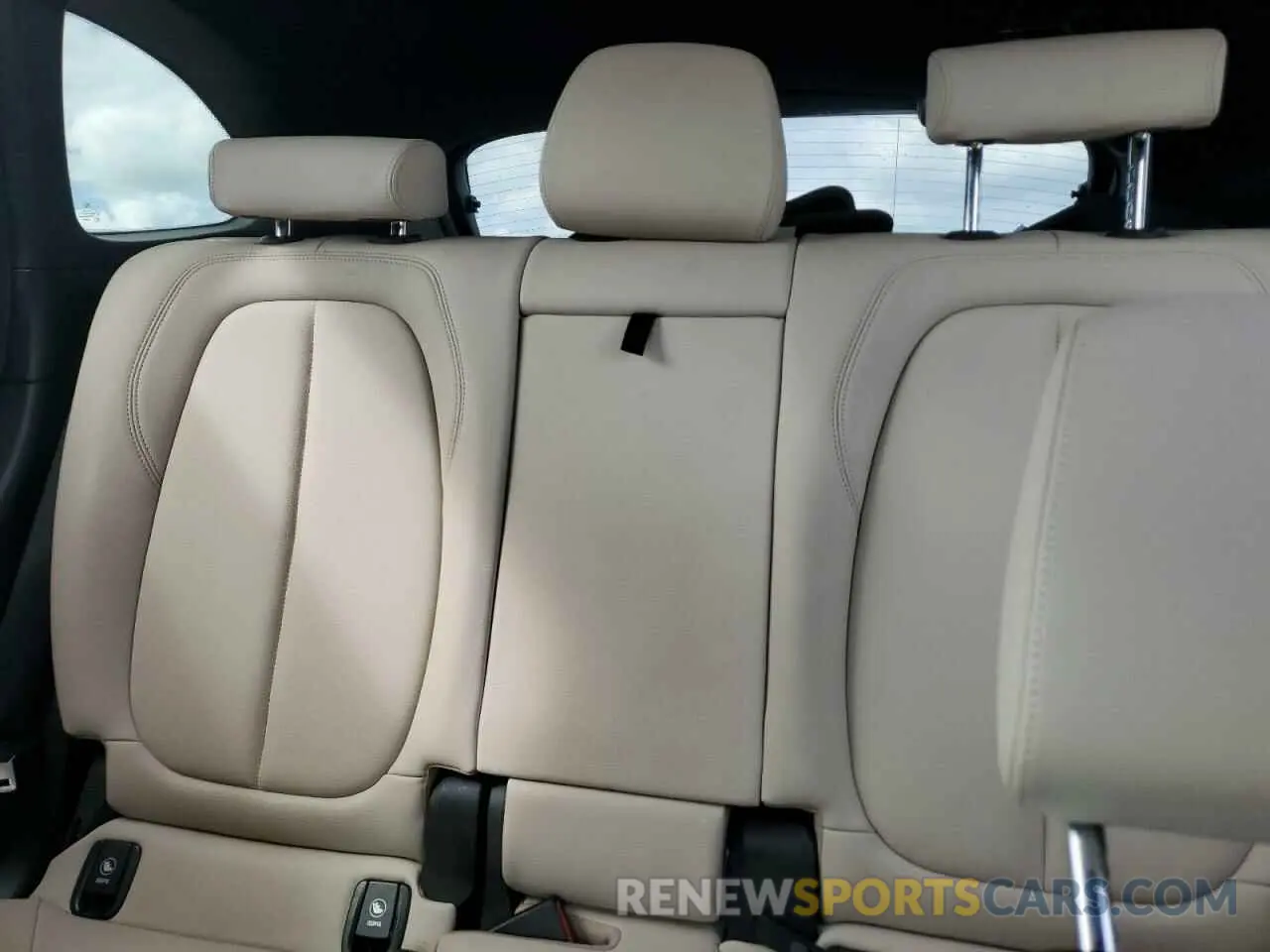 10 fotografías del automóvil dañado WBXJG7C08M5T05455 BMW X1 2021