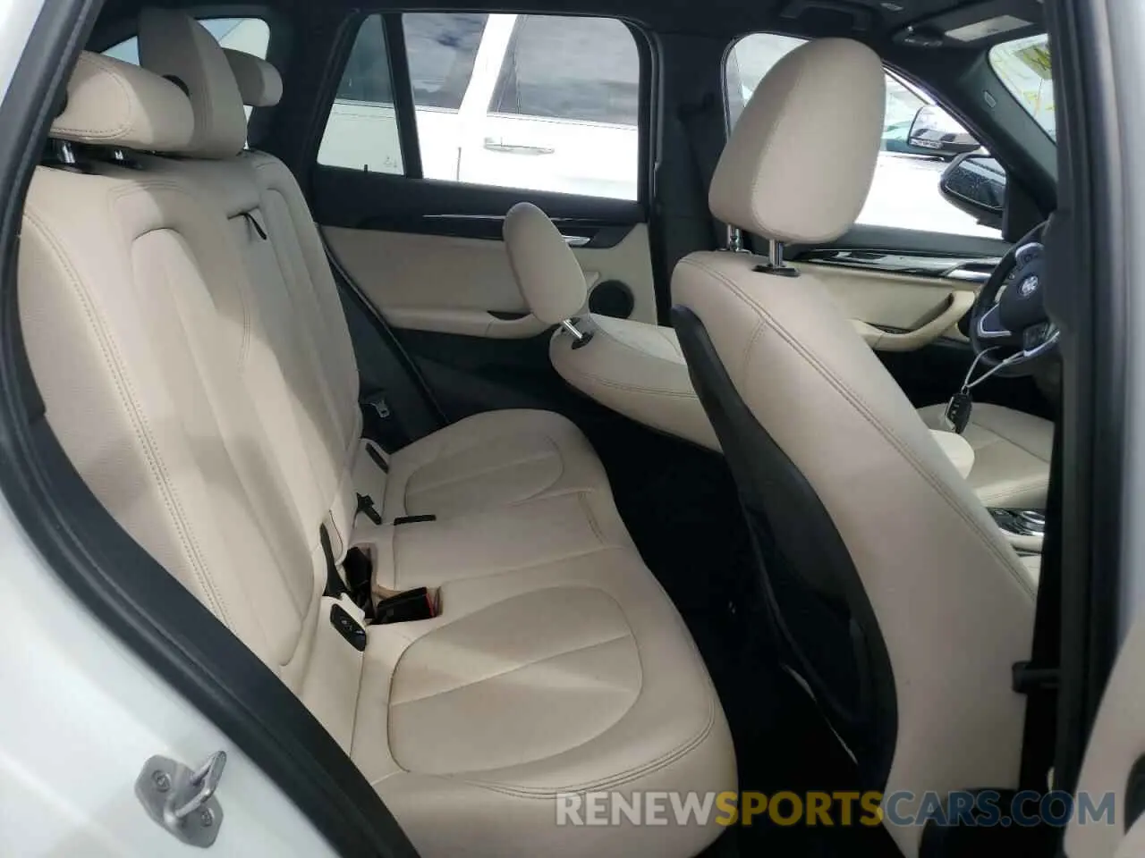 11 fotografías del automóvil dañado WBXJG7C08M5T05455 BMW X1 2021