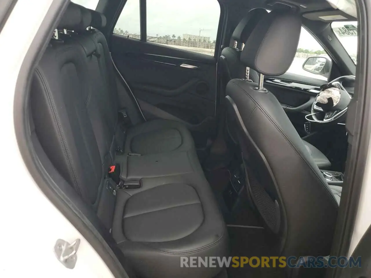 11 fotografías del automóvil dañado WBXJG7C09M5T38898 BMW X1 2021