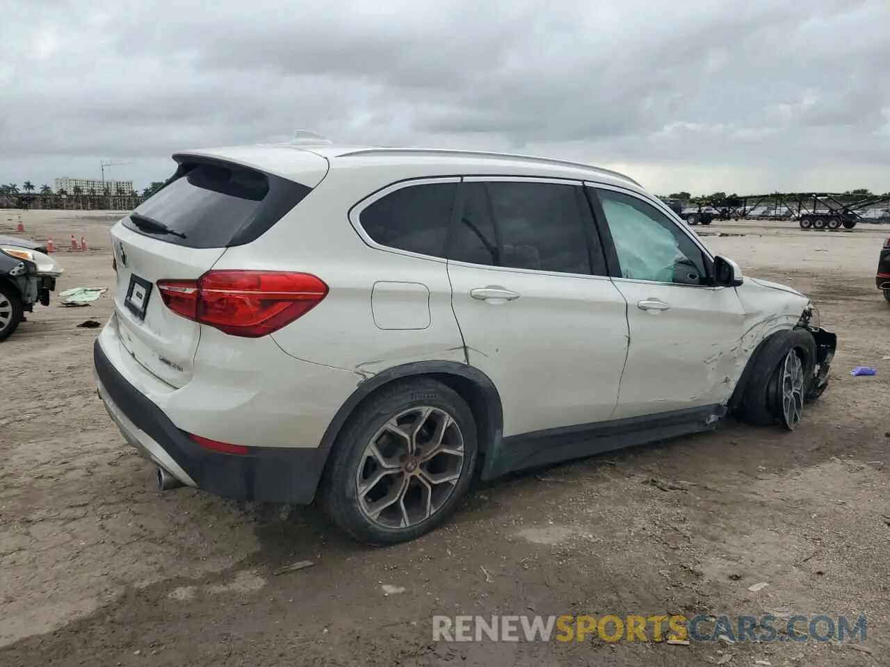 3 fotografías del automóvil dañado WBXJG7C09M5T38898 BMW X1 2021
