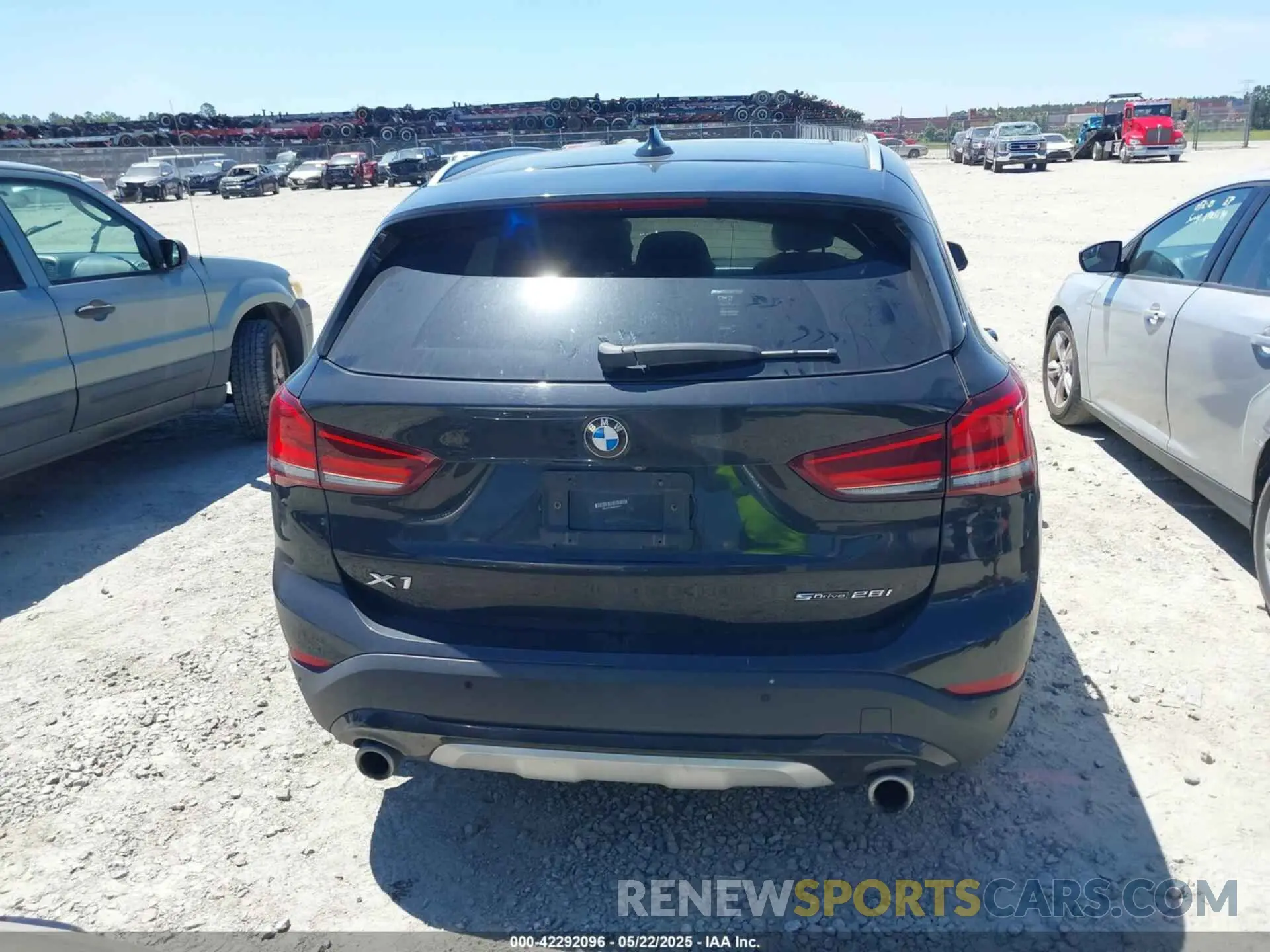 16 fotografías del automóvil dañado WBXJG7C0XM5T37677 BMW X1 2021