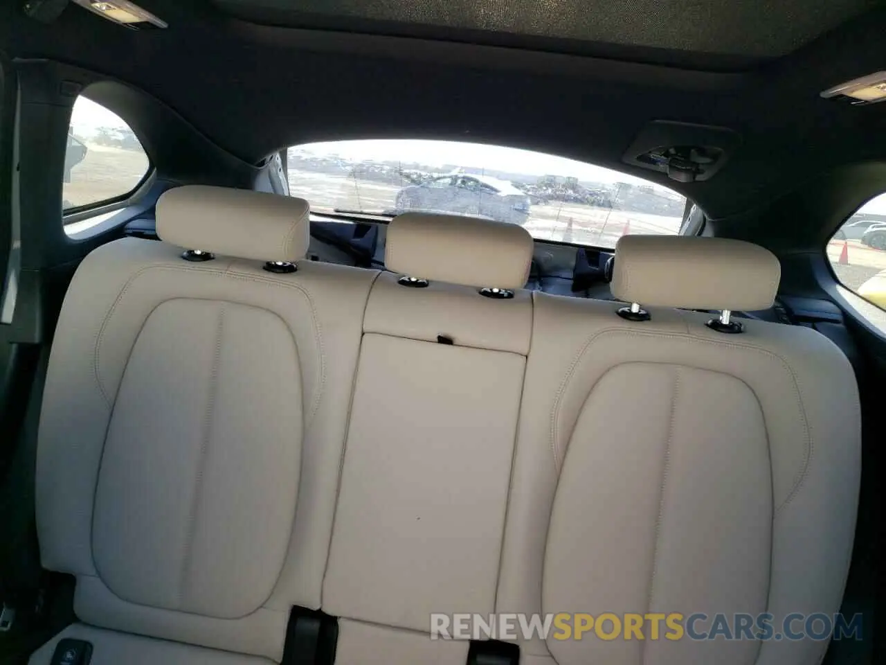 10 fotografías del automóvil dañado WBXJG9C02M3M70859 BMW X1 2021