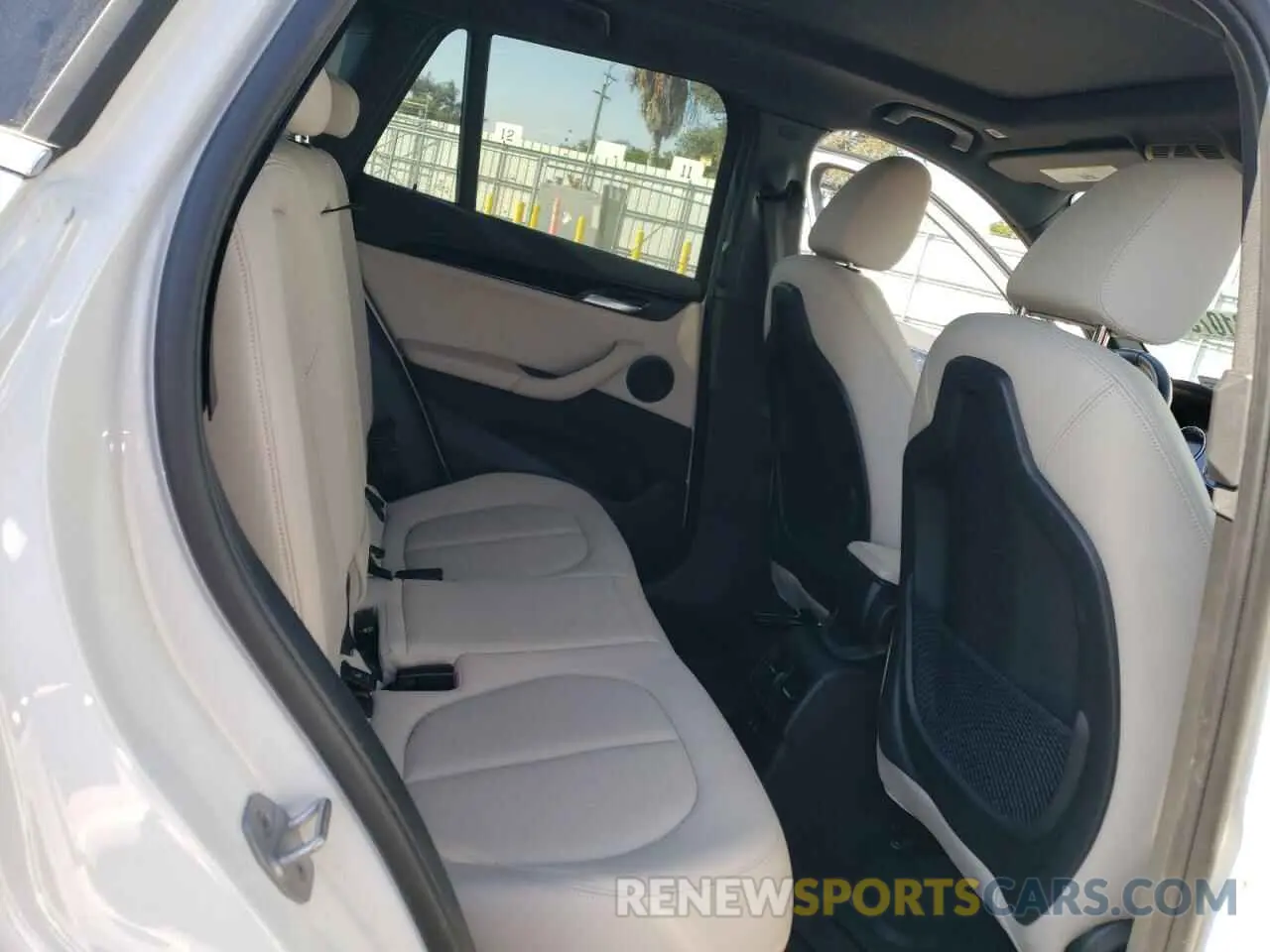 11 fotografías del automóvil dañado WBXJG9C02M3M70859 BMW X1 2021