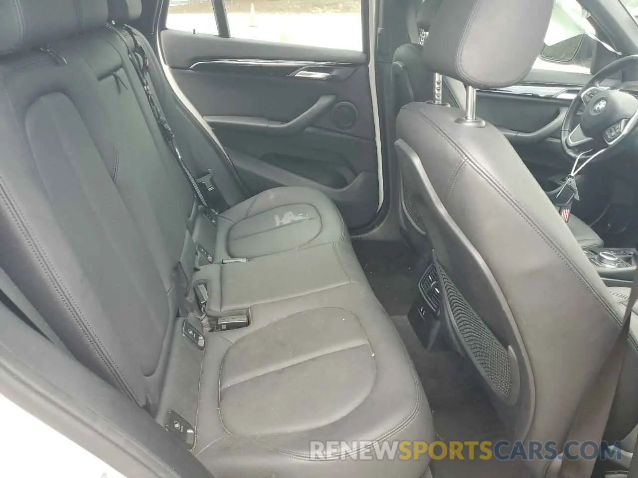 11 fotografías del automóvil dañado WBXJG9C03M5S25511 BMW X1 2021